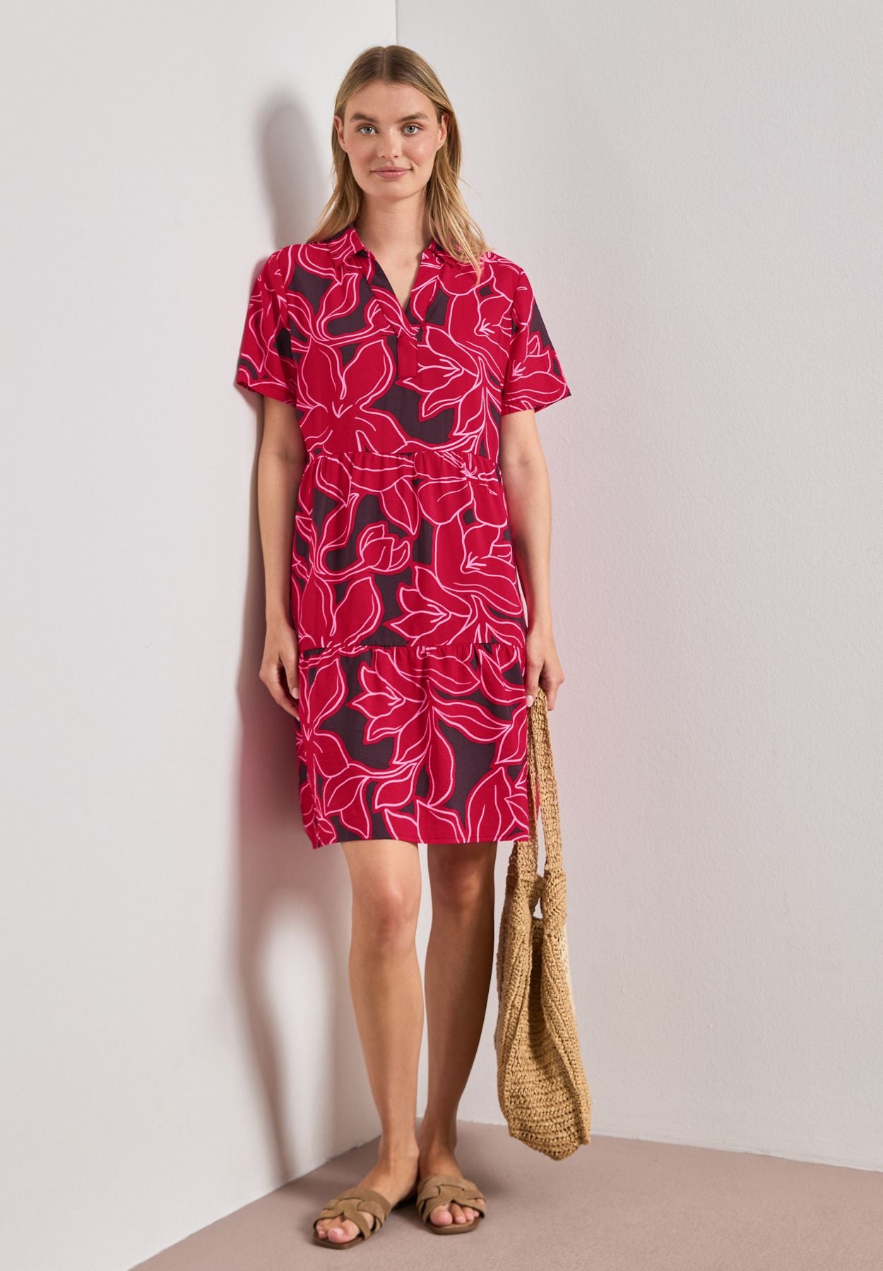 Knielanges Kleid mit Kurzarm und Print
