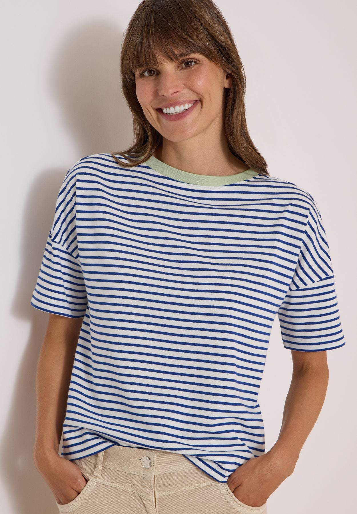 T-Shirt mit Streifen und Kontrastdetail