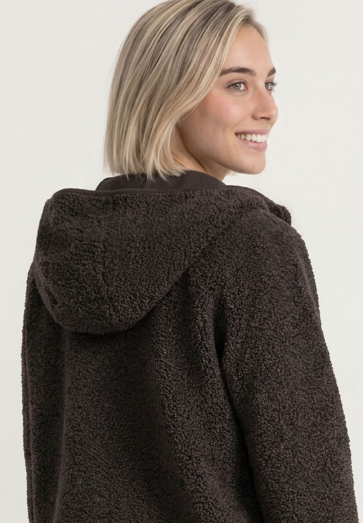 Teddy-Jacke mit Kapuze und Taschen
