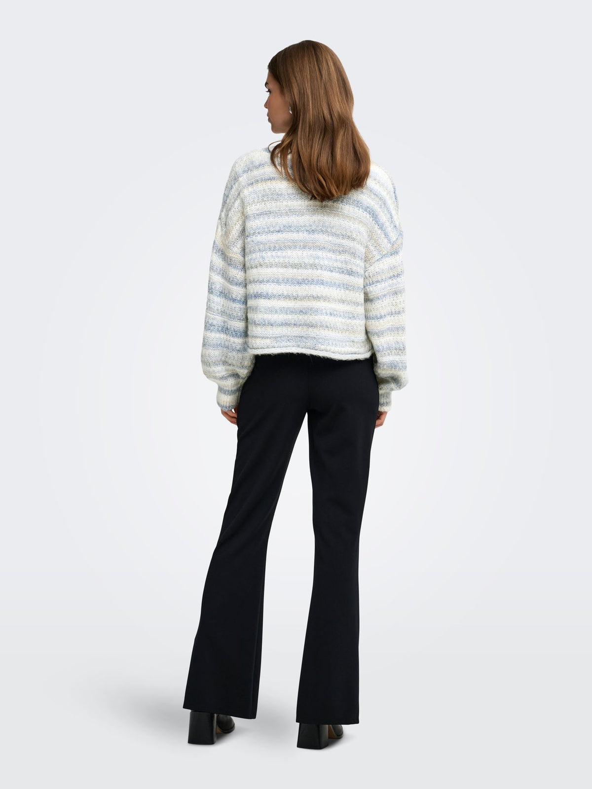 ONLGOLA LS SHORT LOOSE O-NECK CC KNT