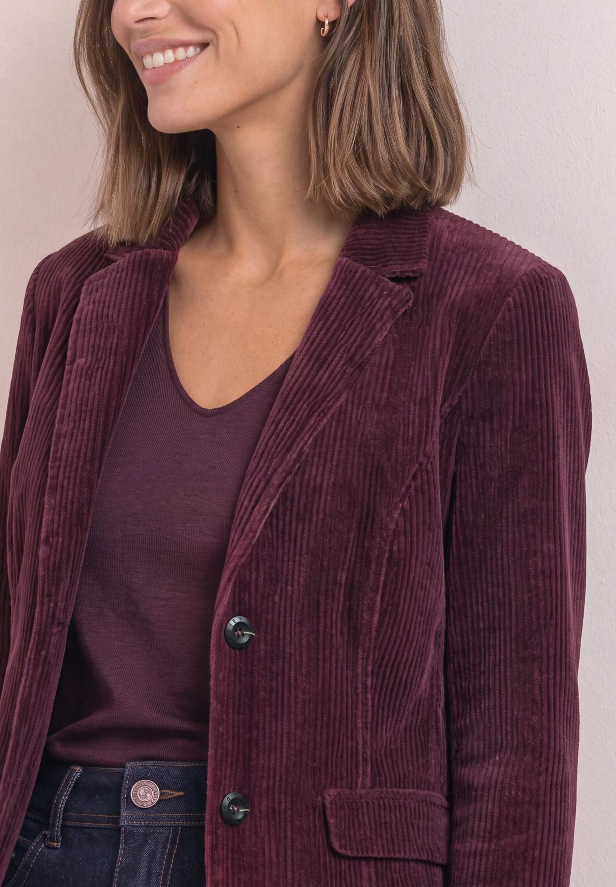 Blazer aus Cord mit Reverskragen und Knöpfen