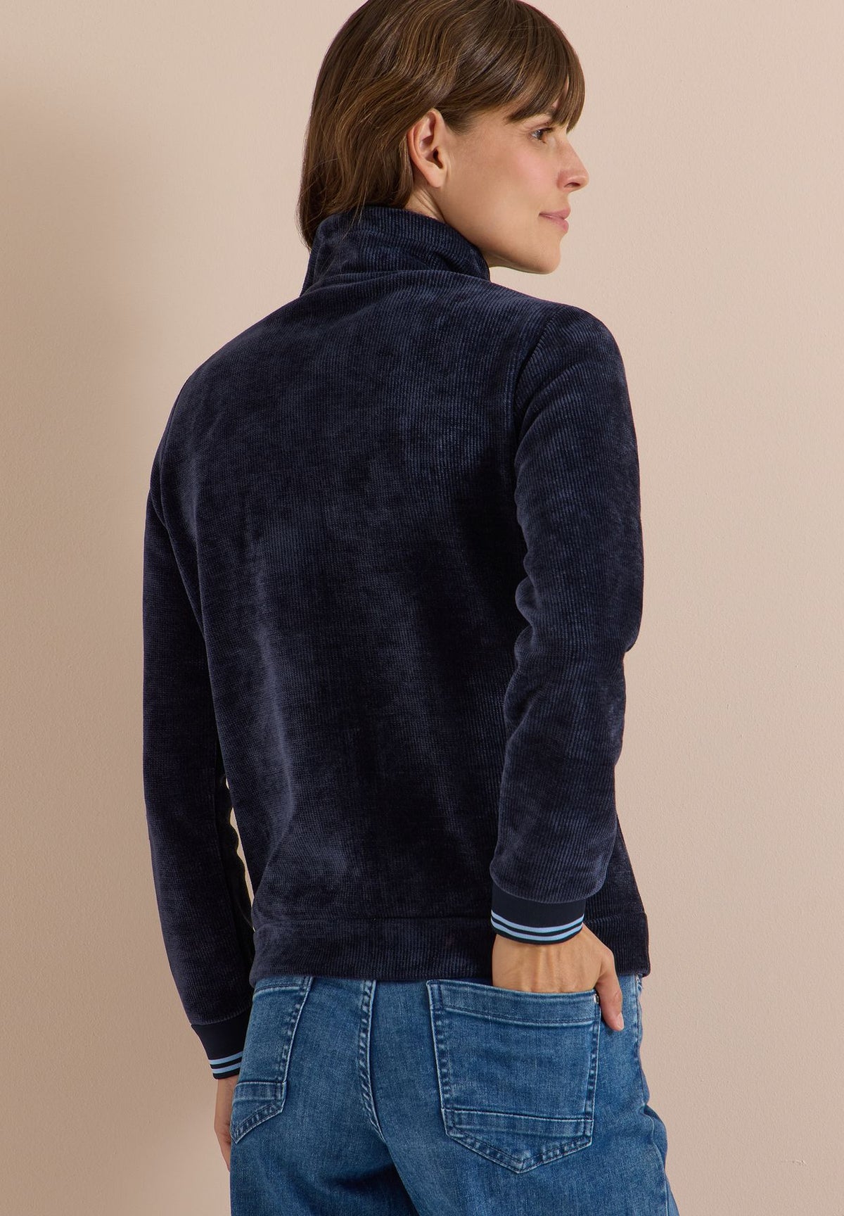 Leichte Cordjacke mit Stehkragen