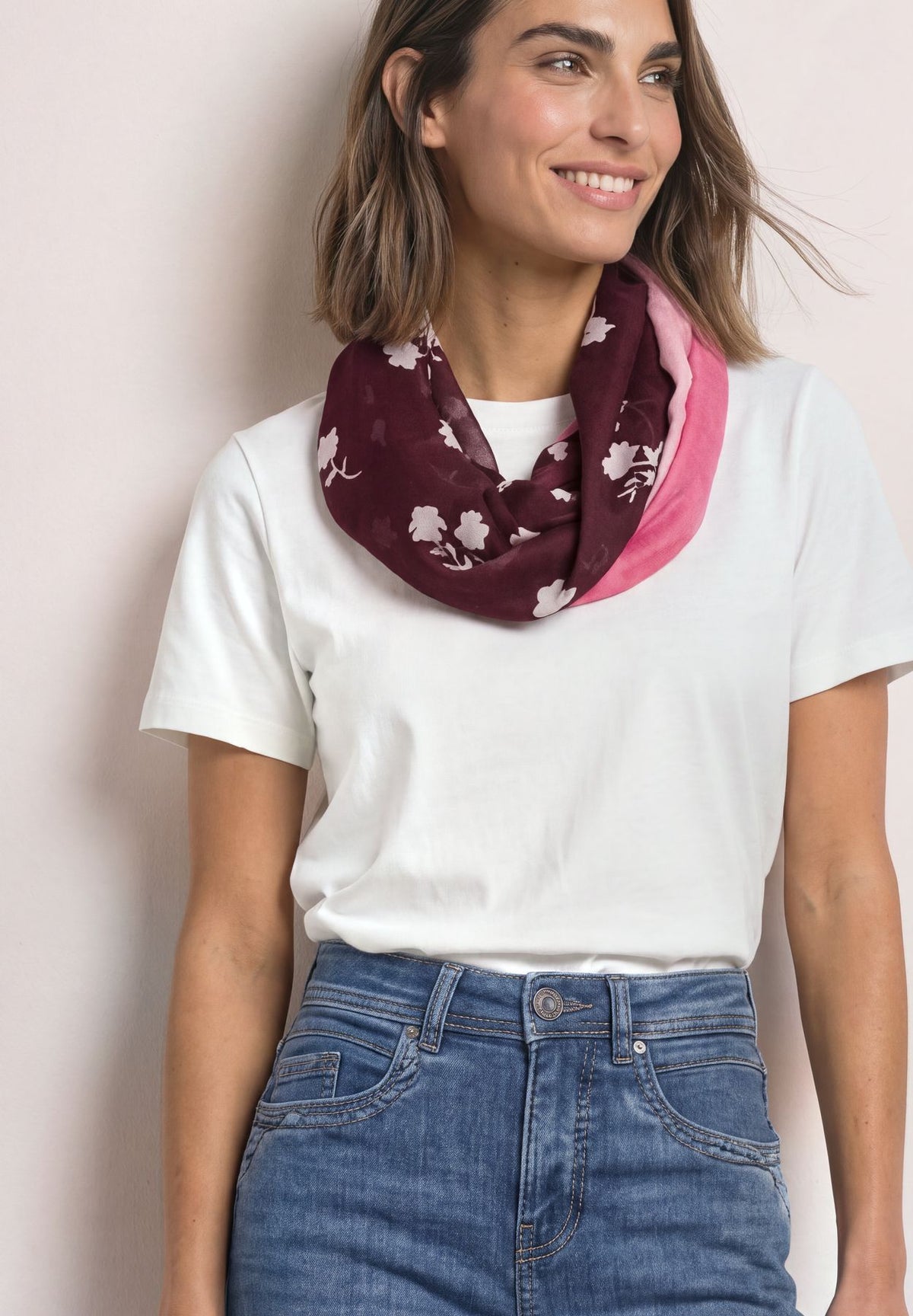 Loop-Schal mit floralem Muster