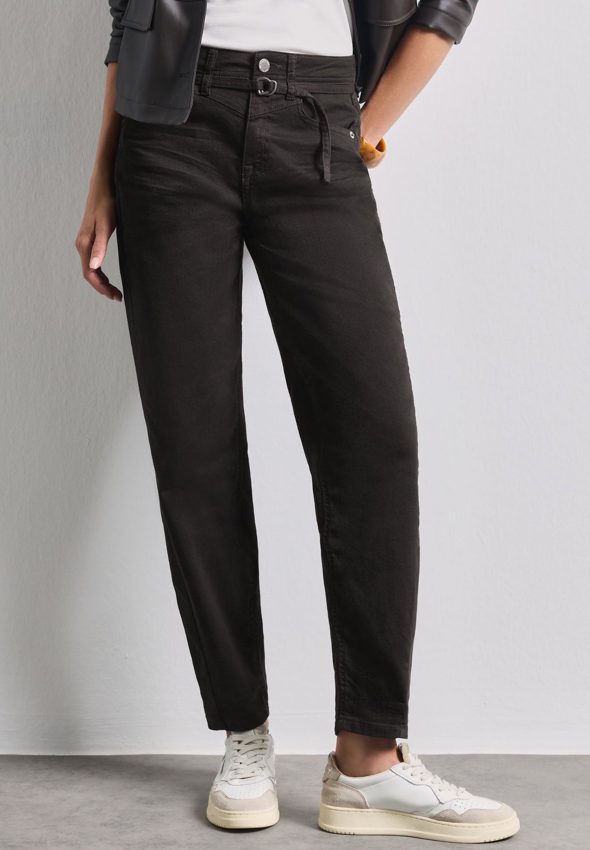High Waist Barrel Leg Jeans im Loose Fit