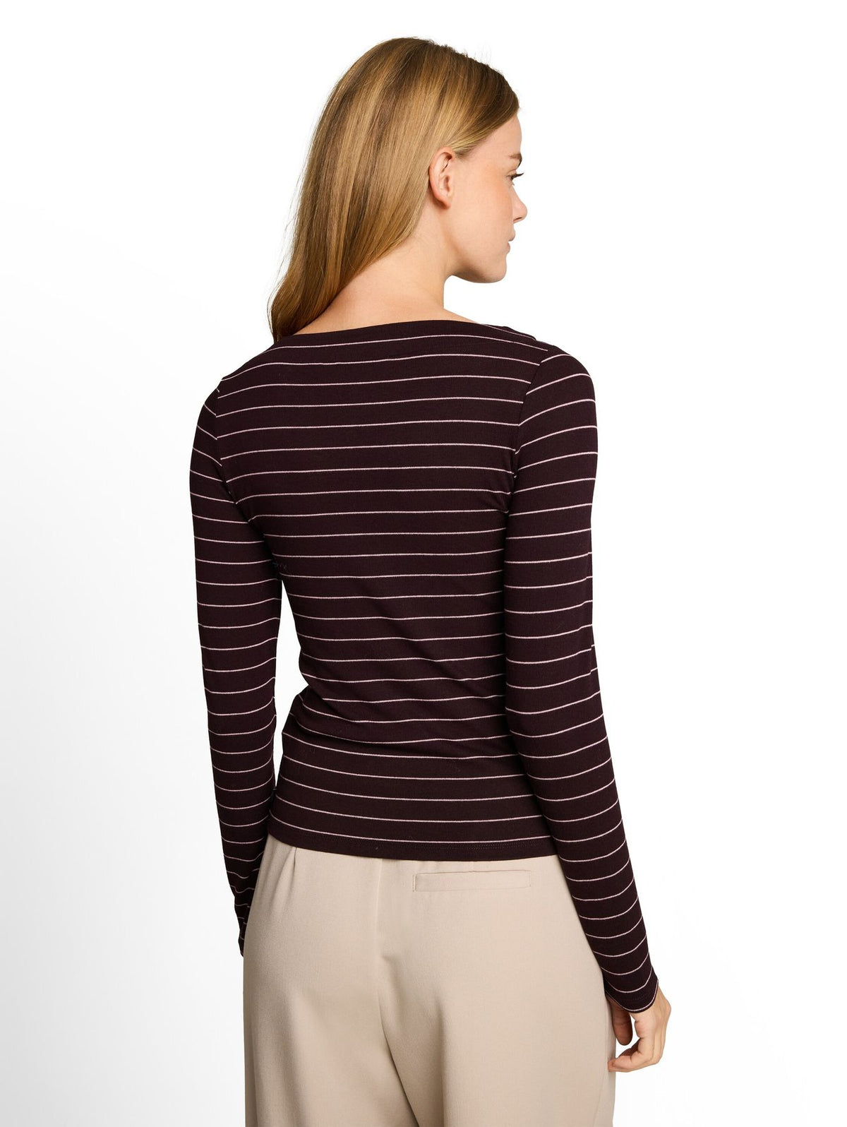 Slim Fit Langarmshirt mit U-Boot-Ausschnitt