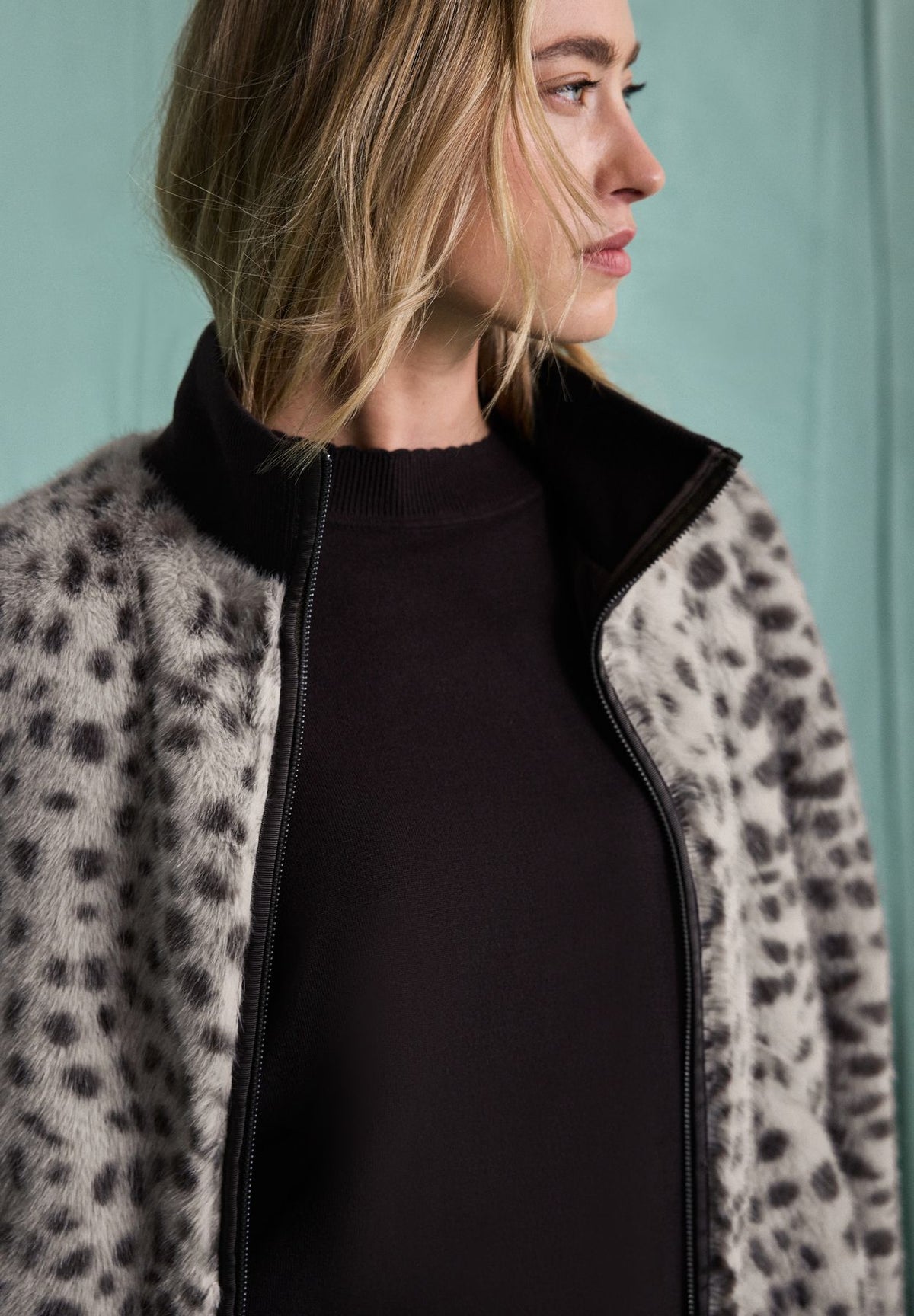 Fake Fur Jacke mit Animal Print