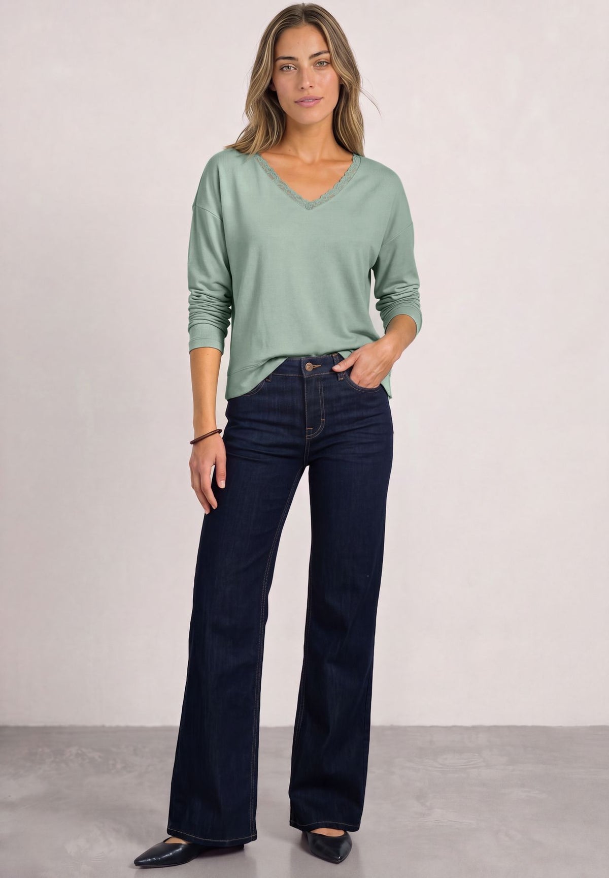 Langarm Shirt mit V-Neck und Spitzendetail