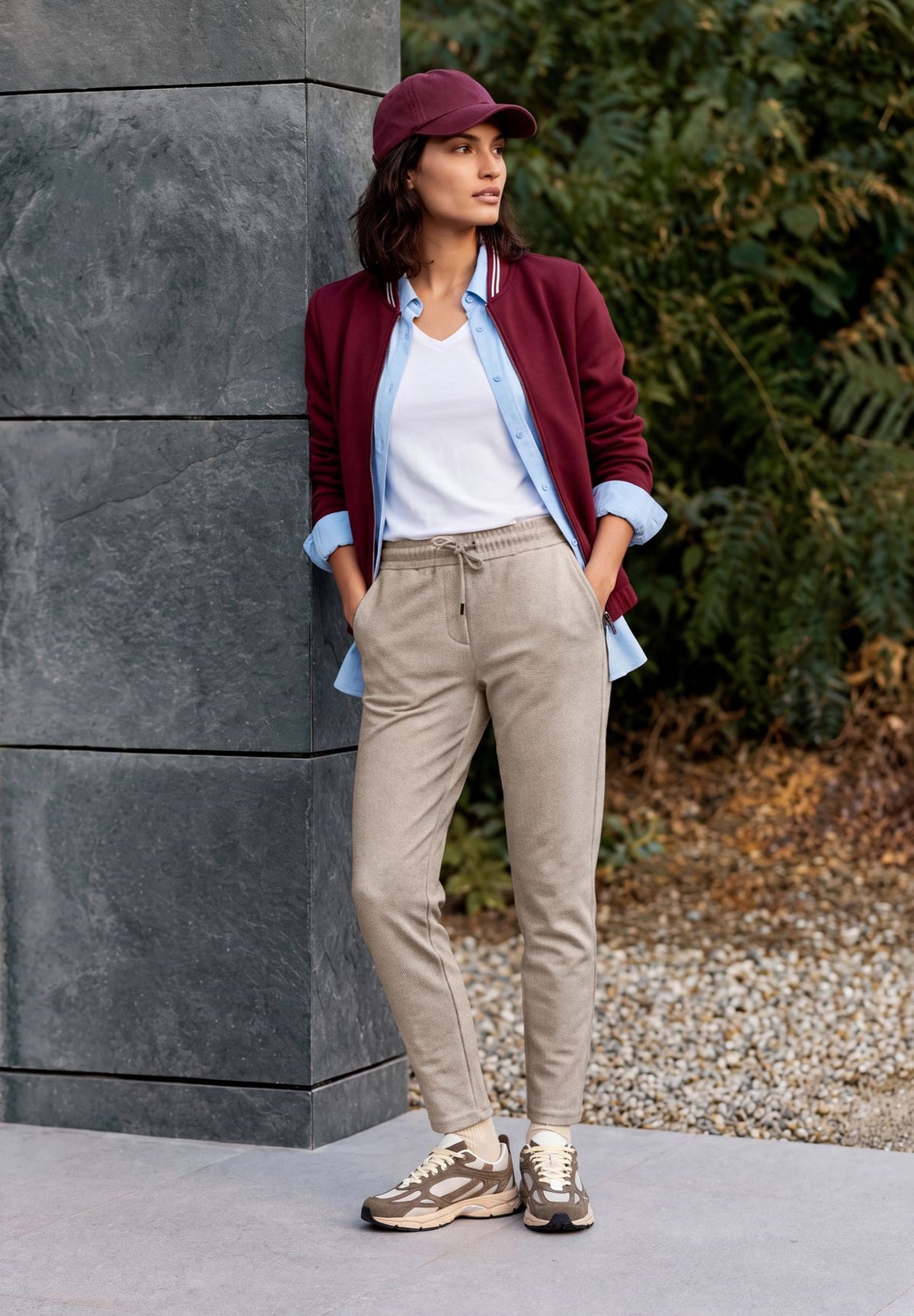 Mid Waist Slim Leg Hose im Casual Fit
