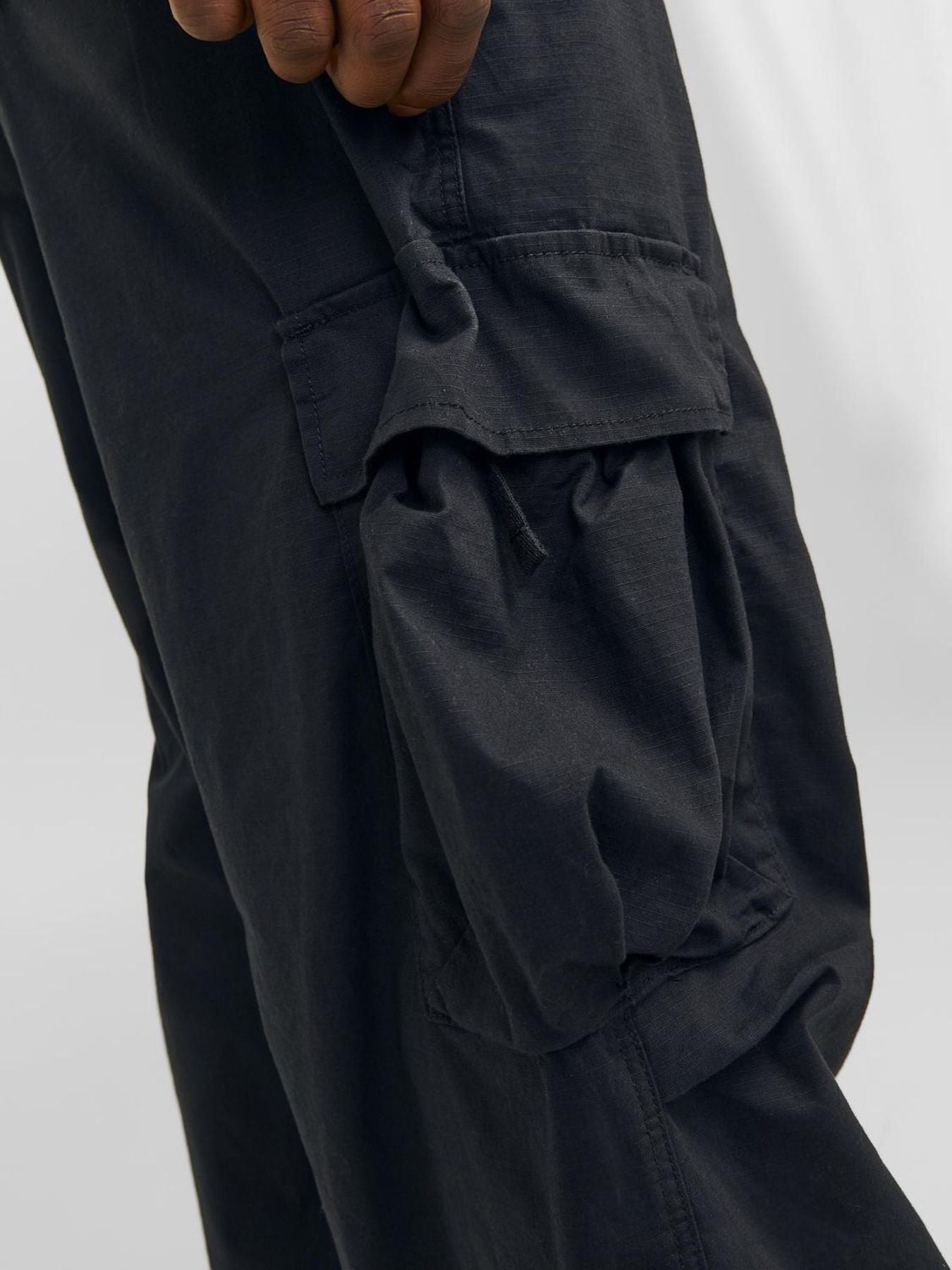 JPSTPARACHUTE JJZAYN CARGO SN
