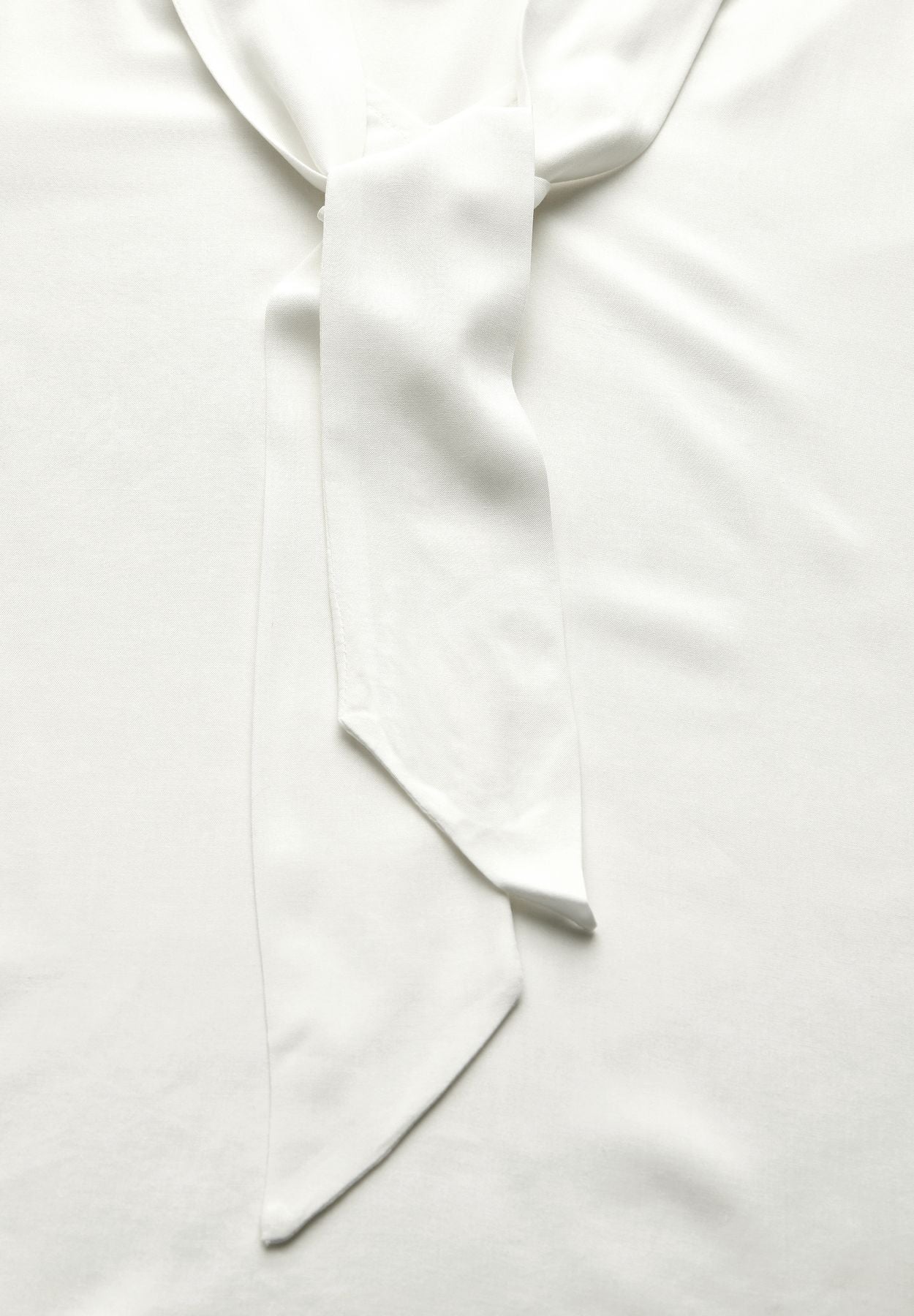 Bluse mit Schleife