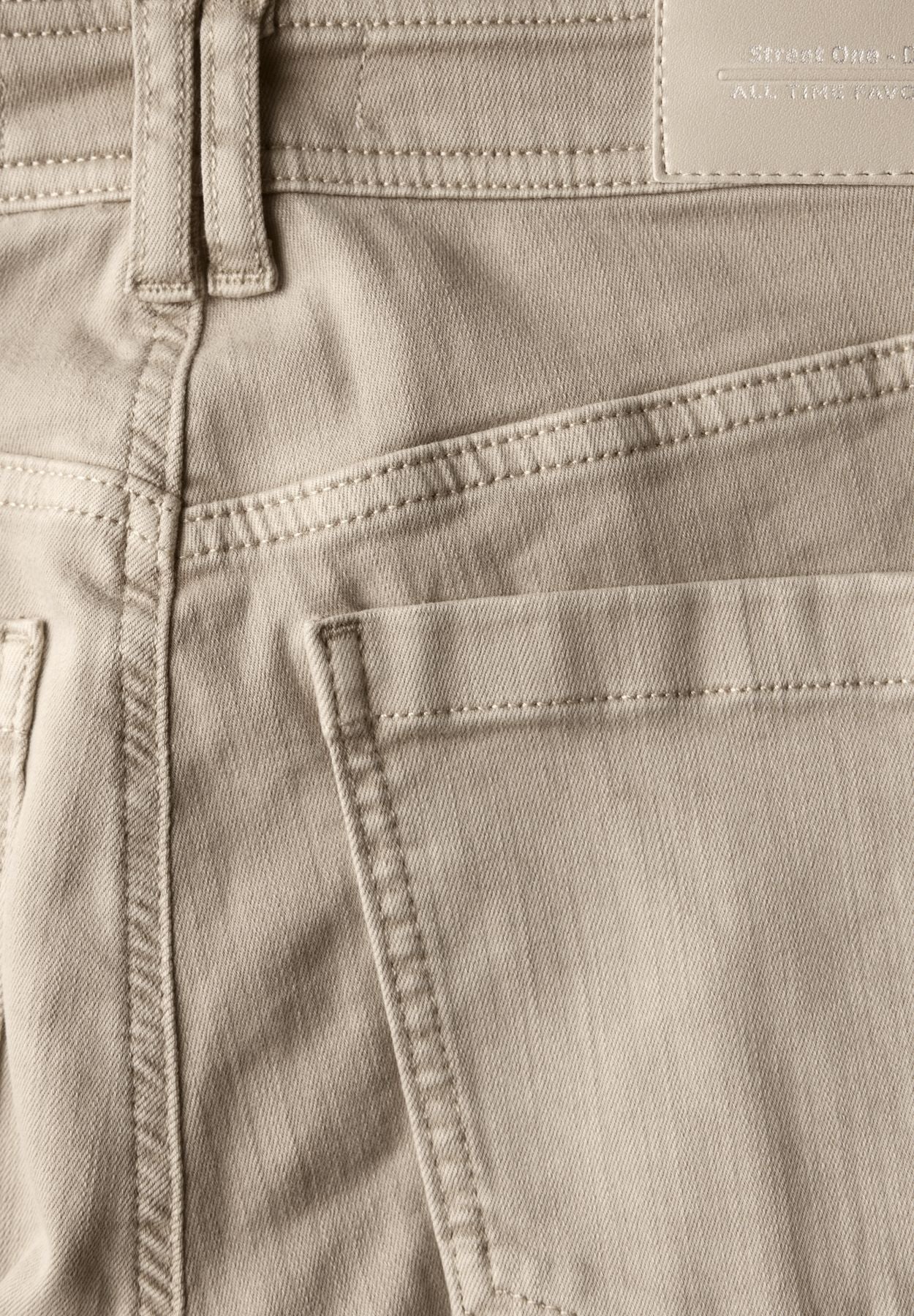 Jeans im Cargo-Look