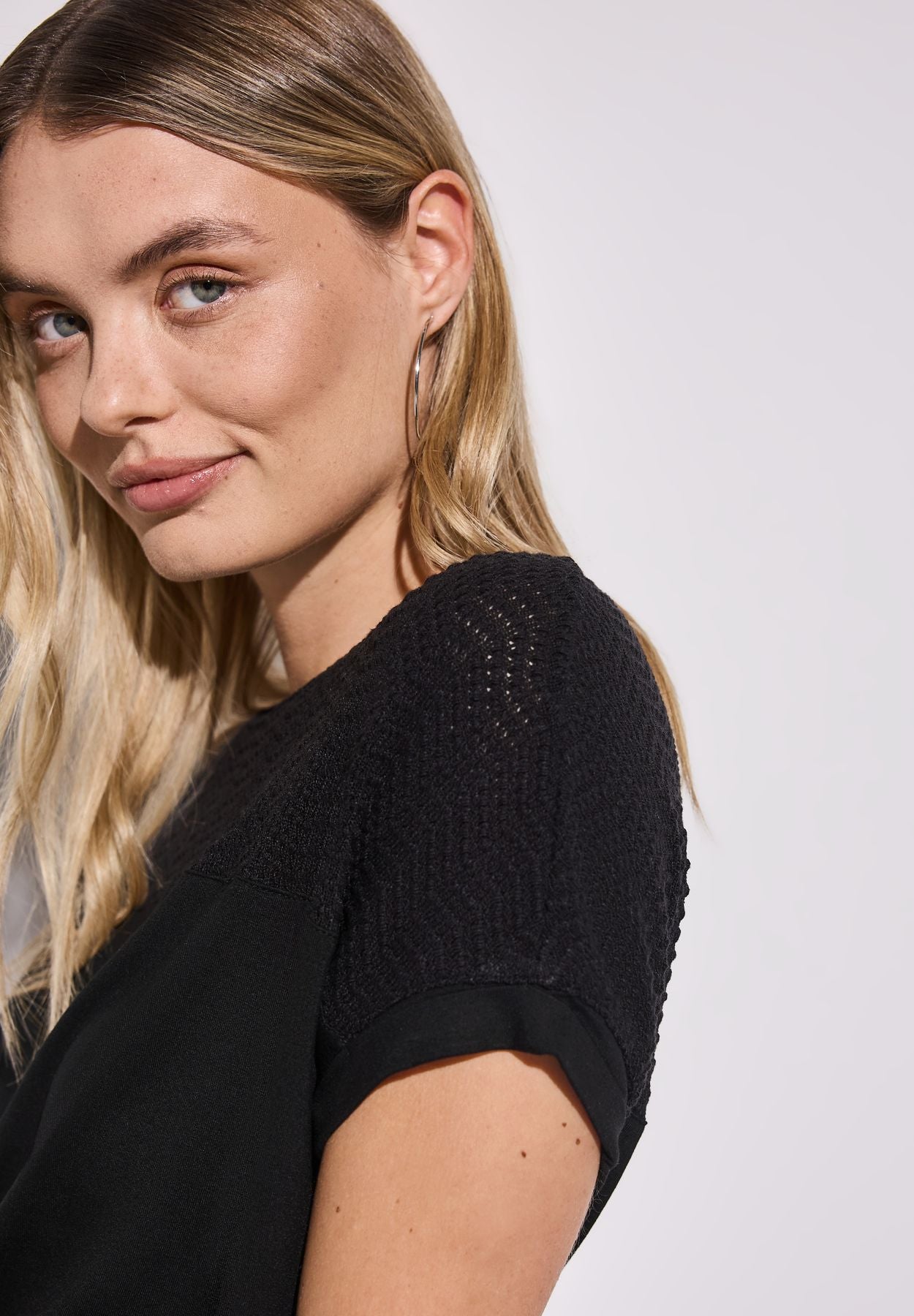 Shirt mit Lochmusterdetail