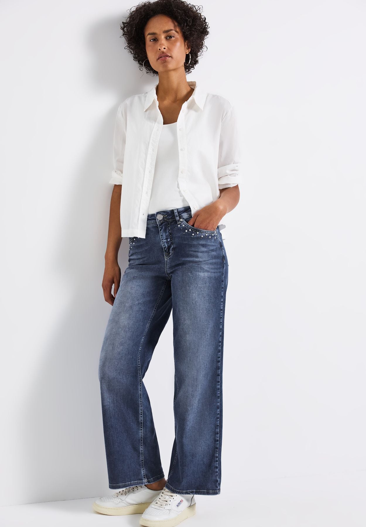 Wide Leg Jeans mit Nieten