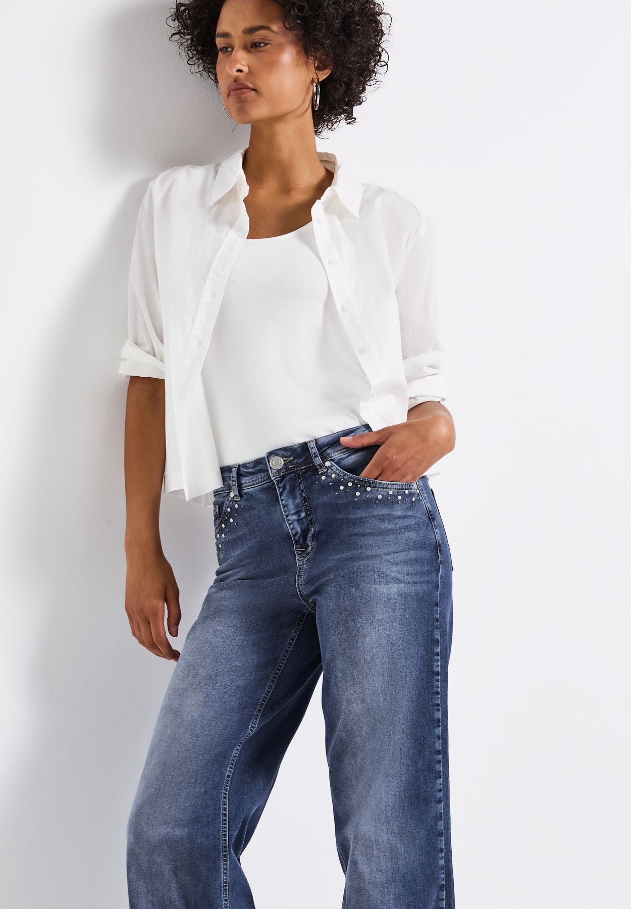 Wide Leg Jeans mit Nieten