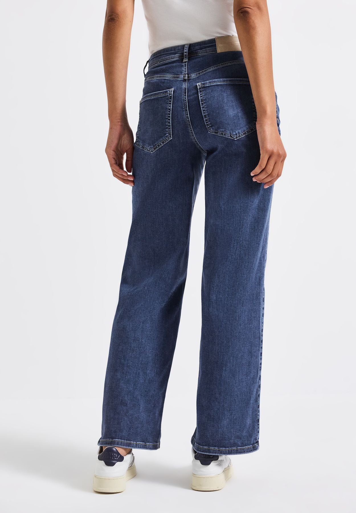 Wide Leg Jeans mit Nieten