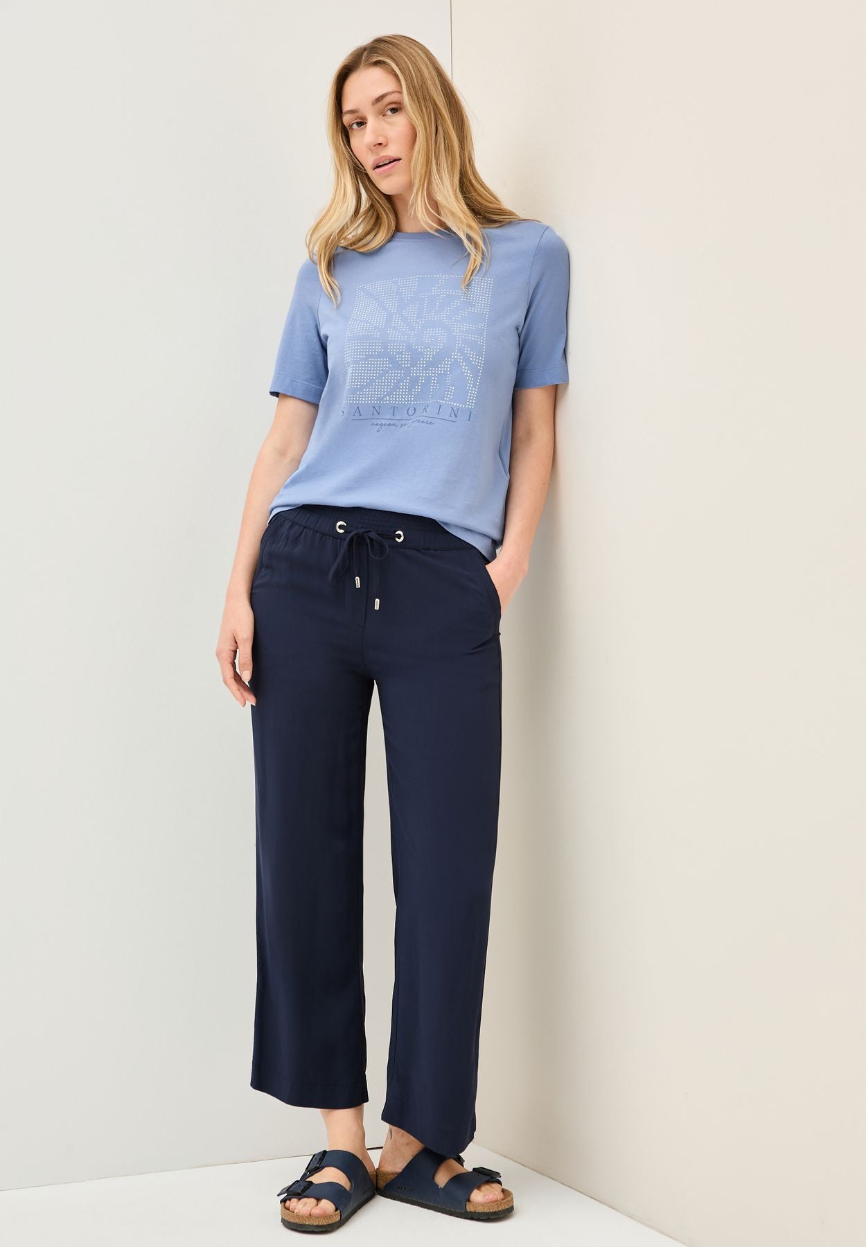 Shirt mit Schmucksteinen