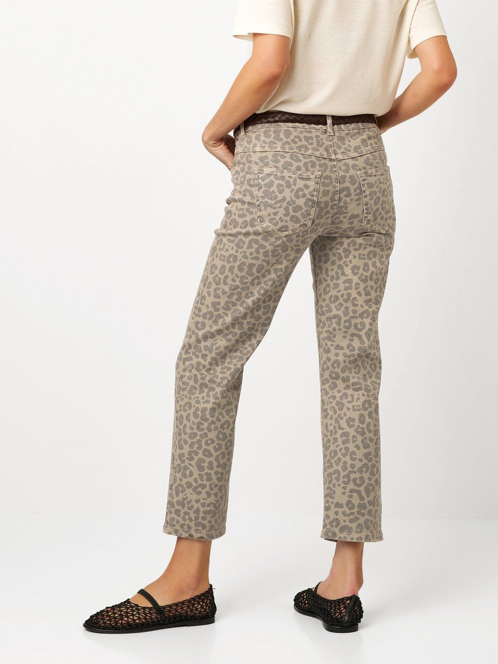 Ella Cropped