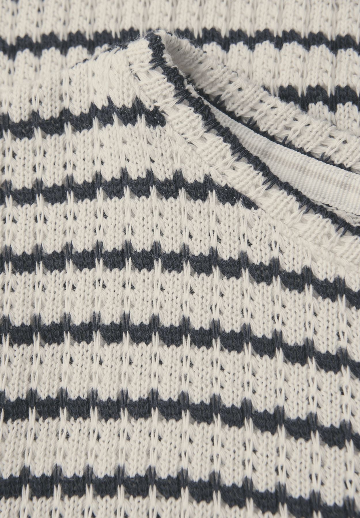 Gestreiftes Ajour T-Shirt