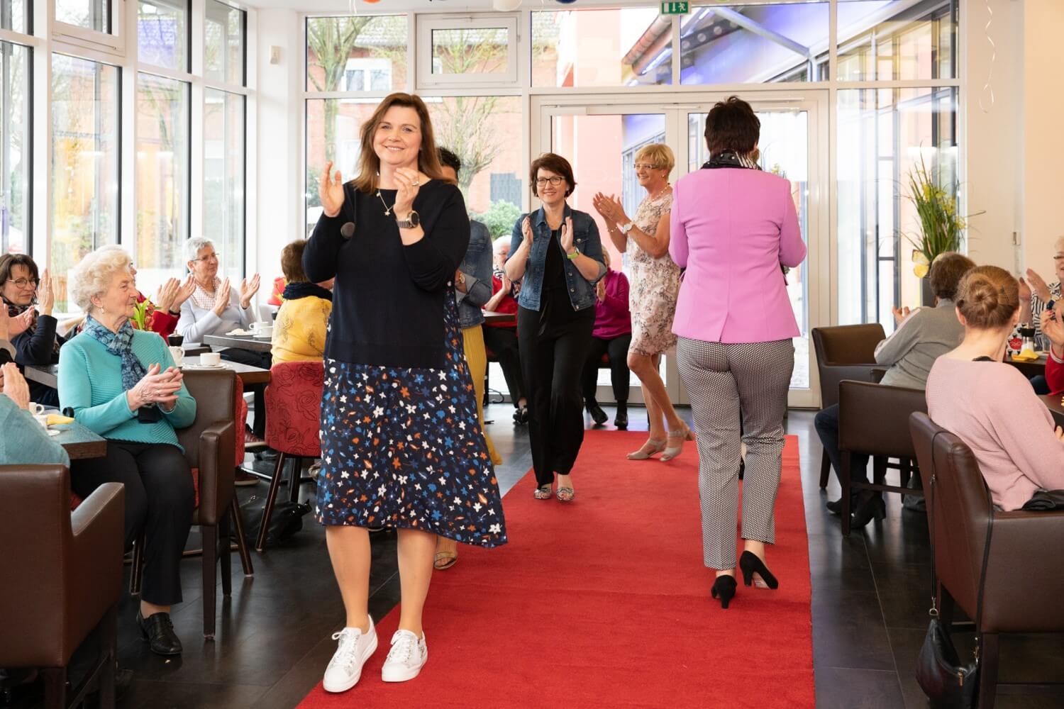 Willkommen zu unseren Modenschauen Frühjahr 2022