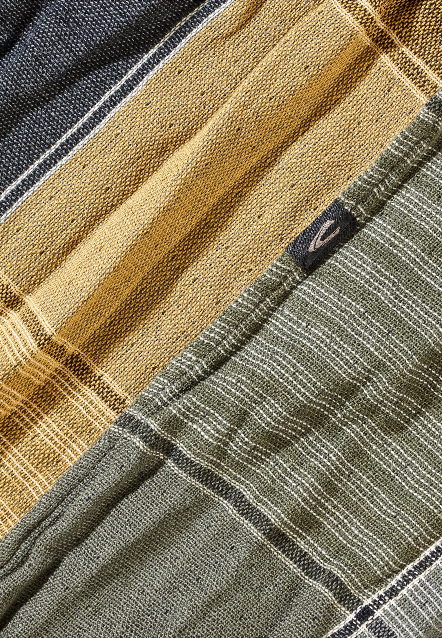 Webschal mit kariertem Muster