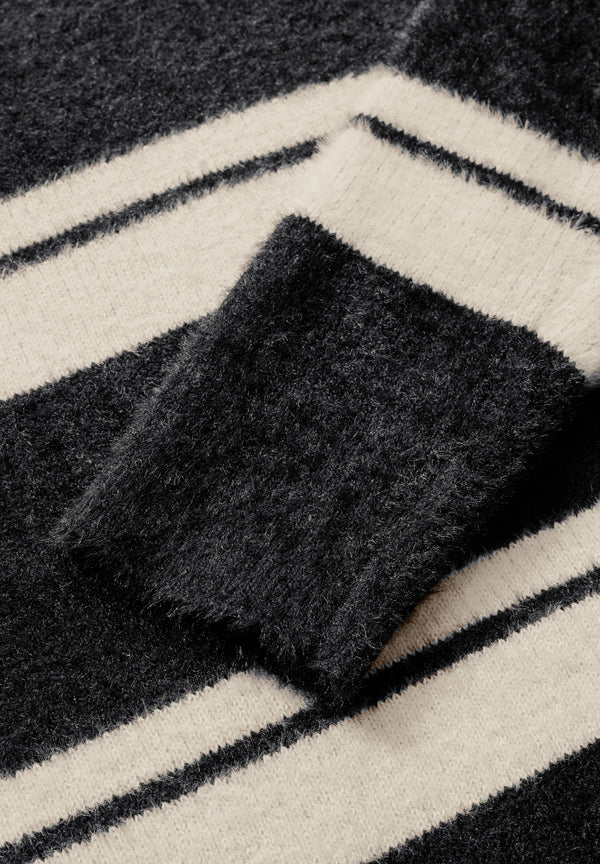 Gestreifter Pullover