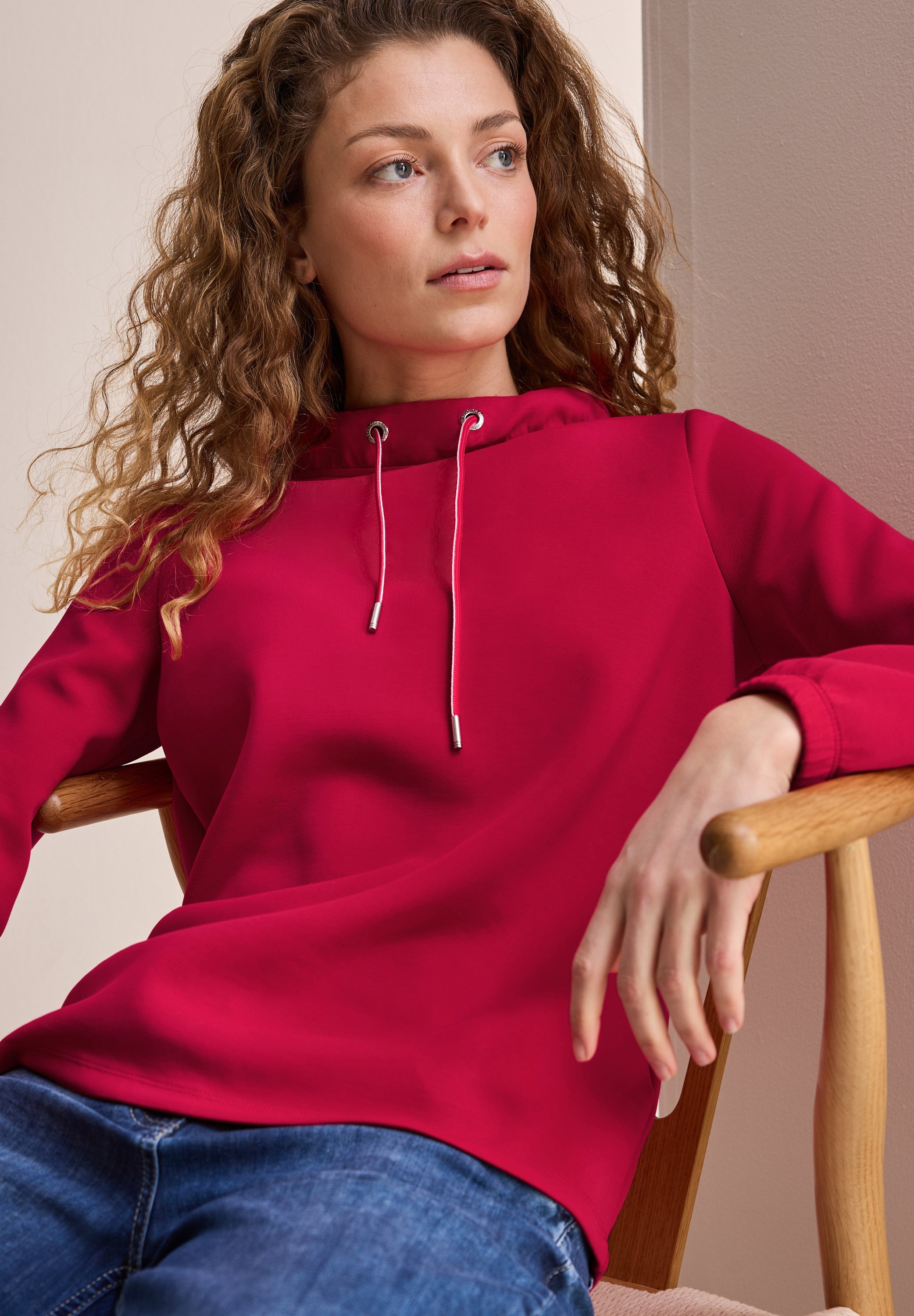 Shirt mit Funnelneck