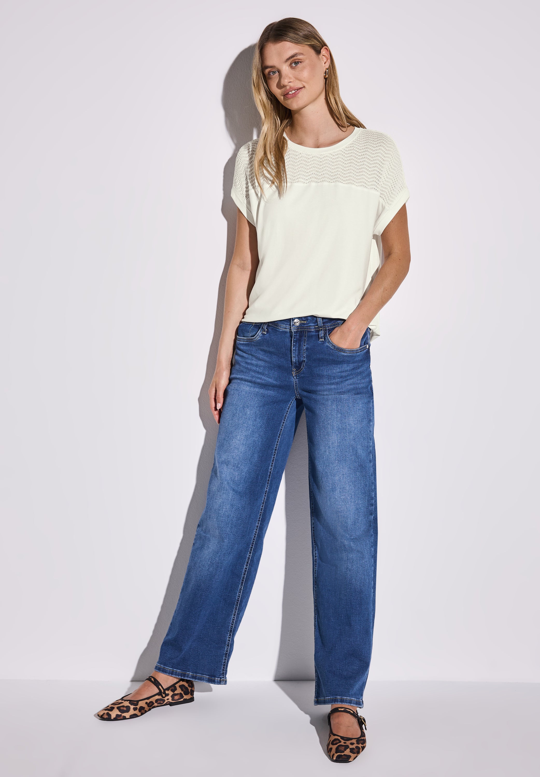 Shirt mit Lochmusterdetail