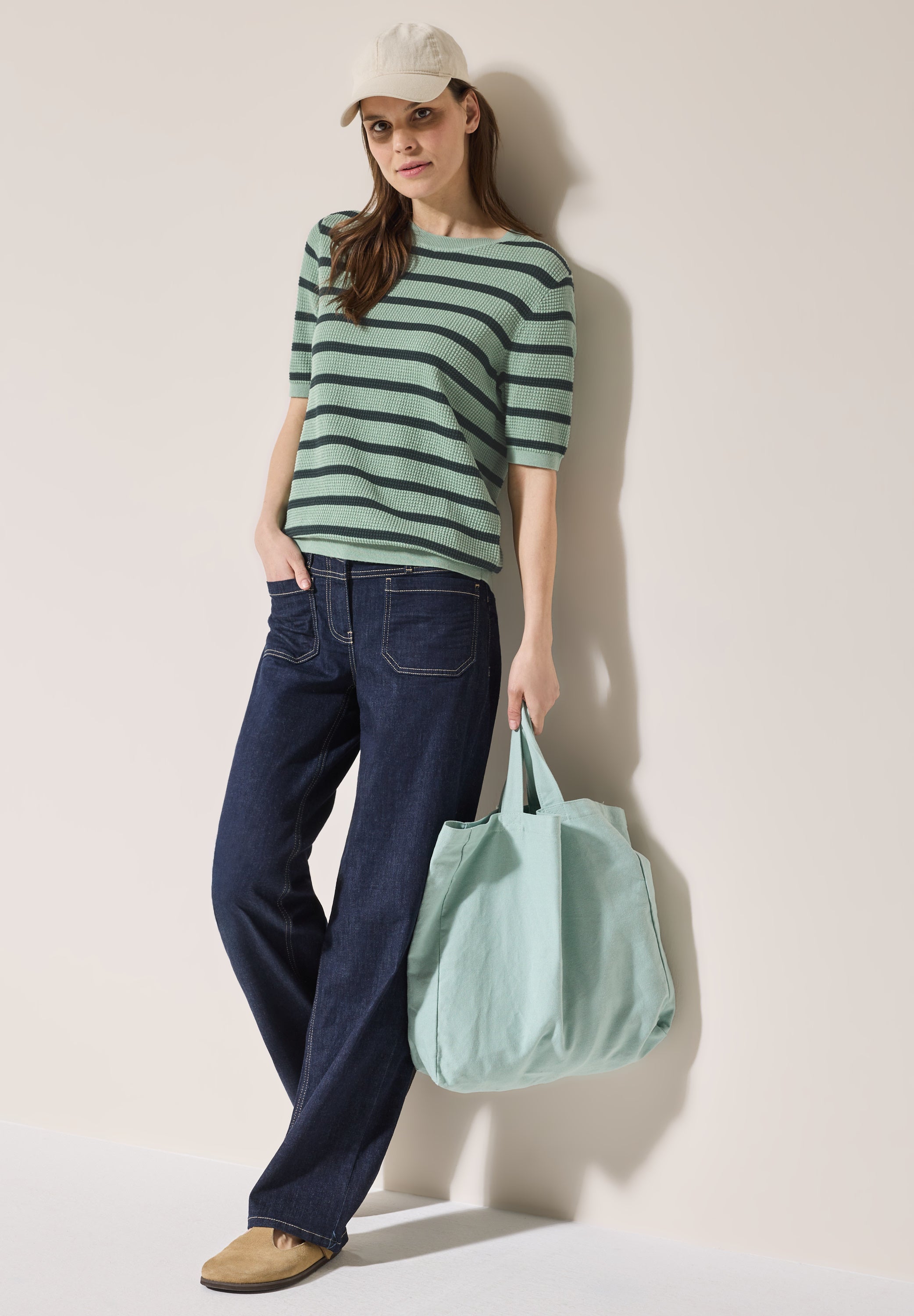 Gestreifter Strukturpullover