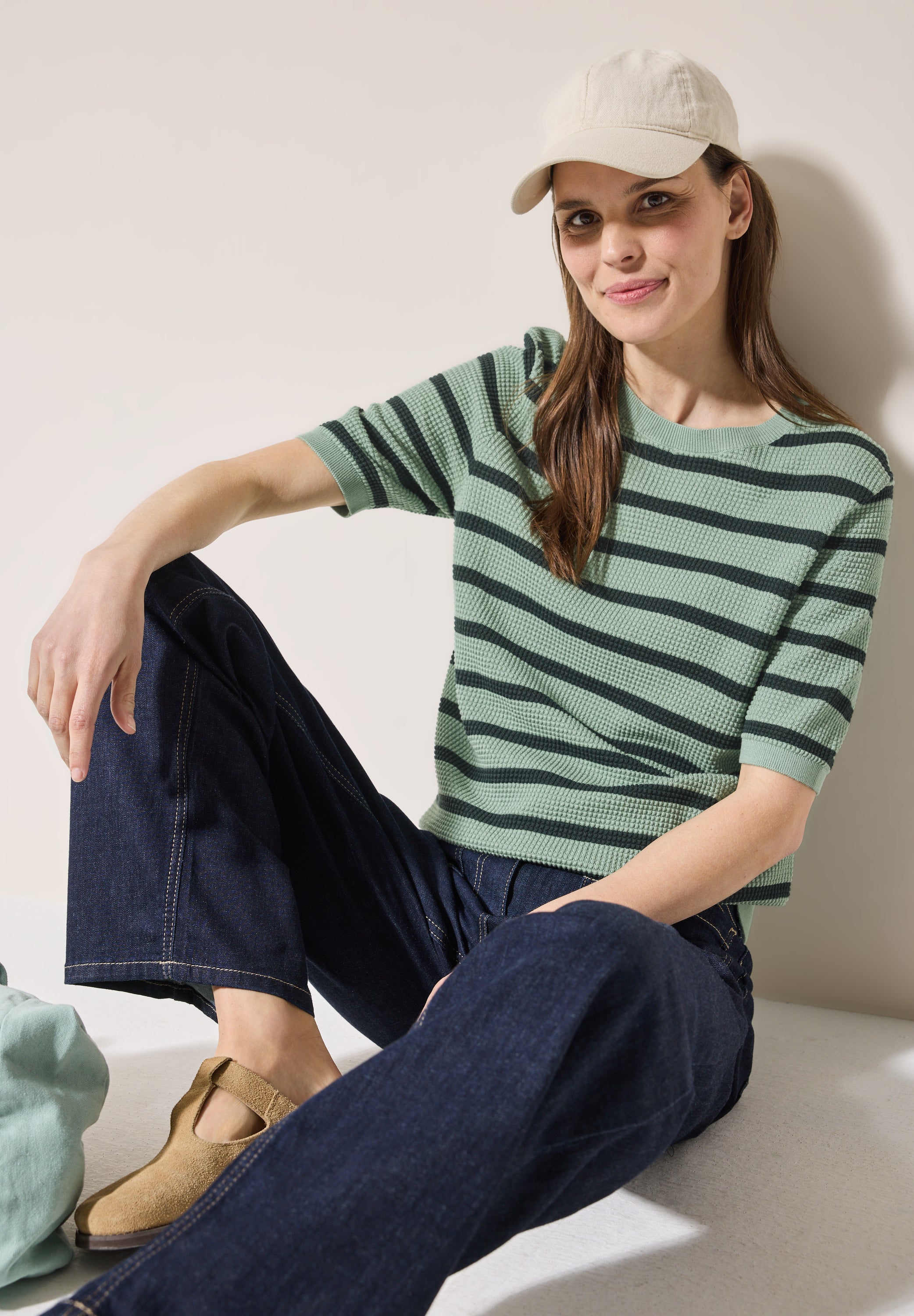 Gestreifter Strukturpullover