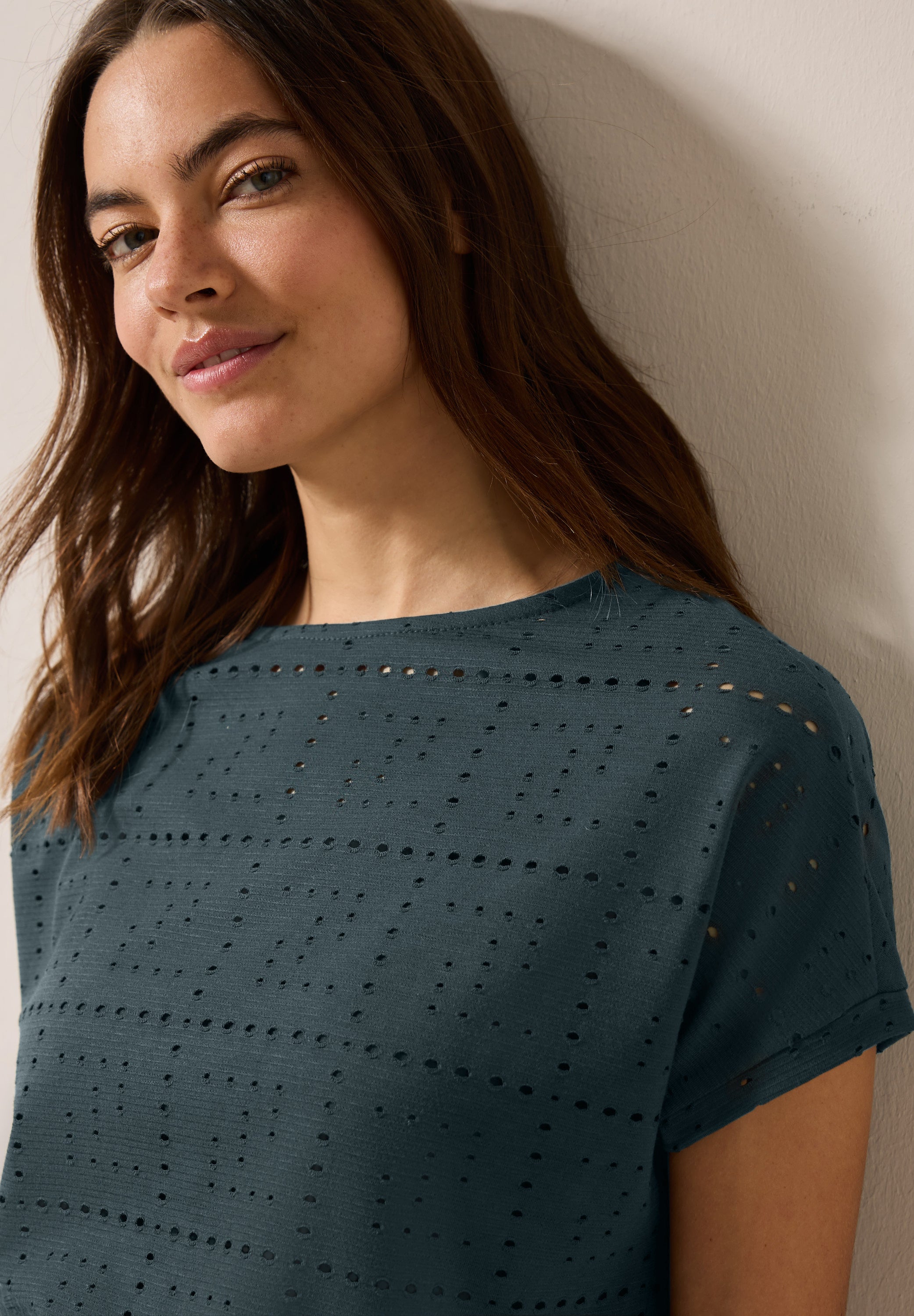 T-Shirt mit Lochmuster