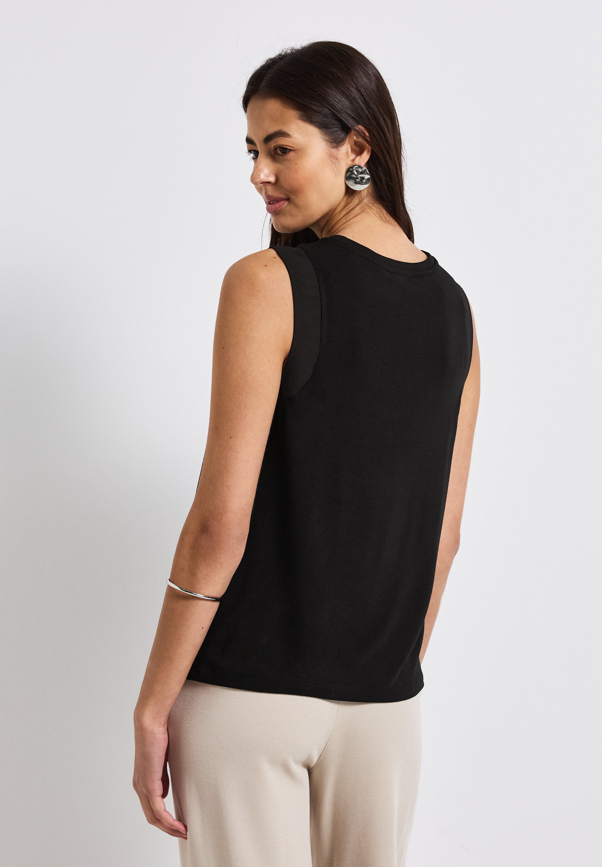 Top mit Chiffondetails