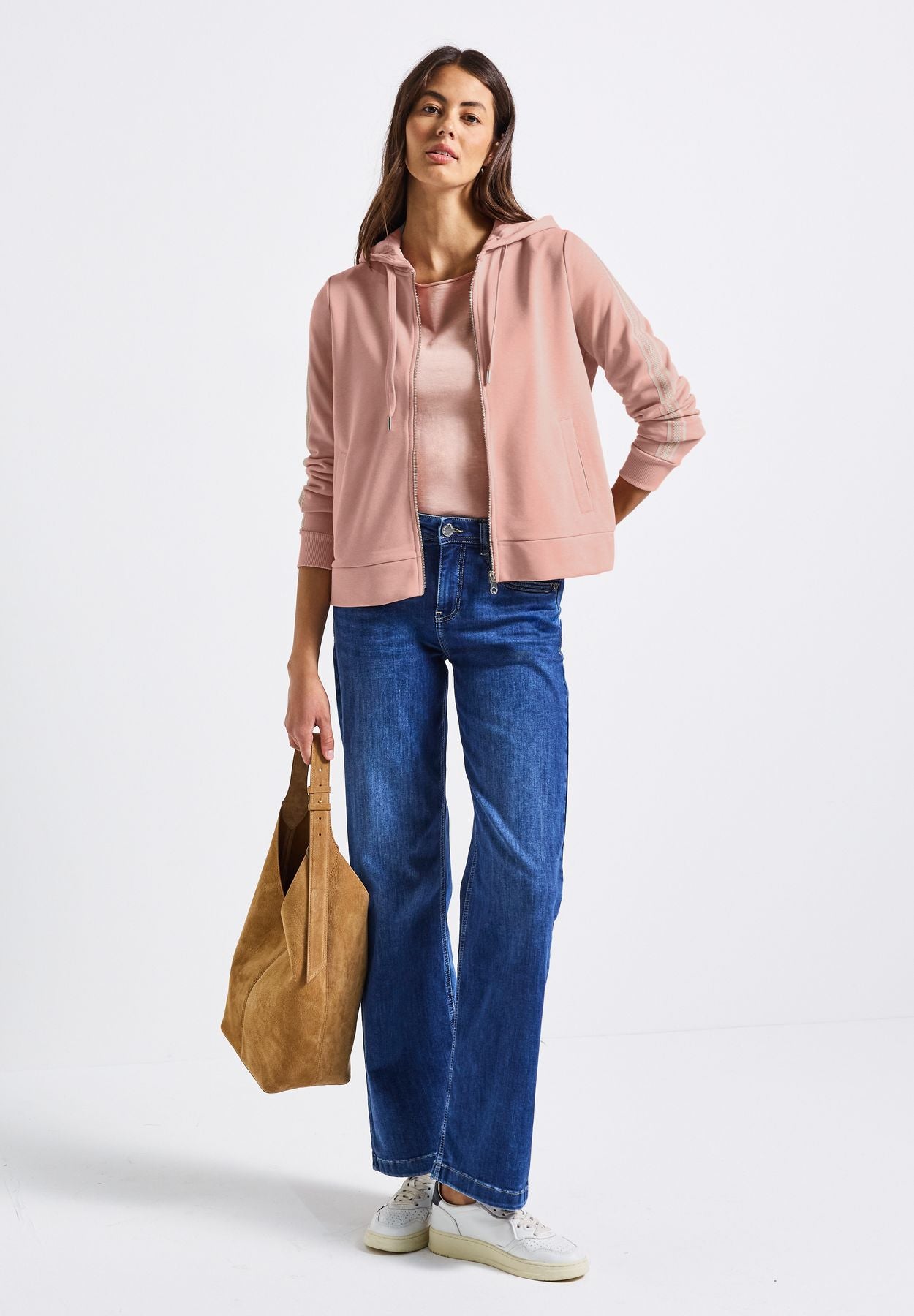 Kapuzenjacke mit Dekotape