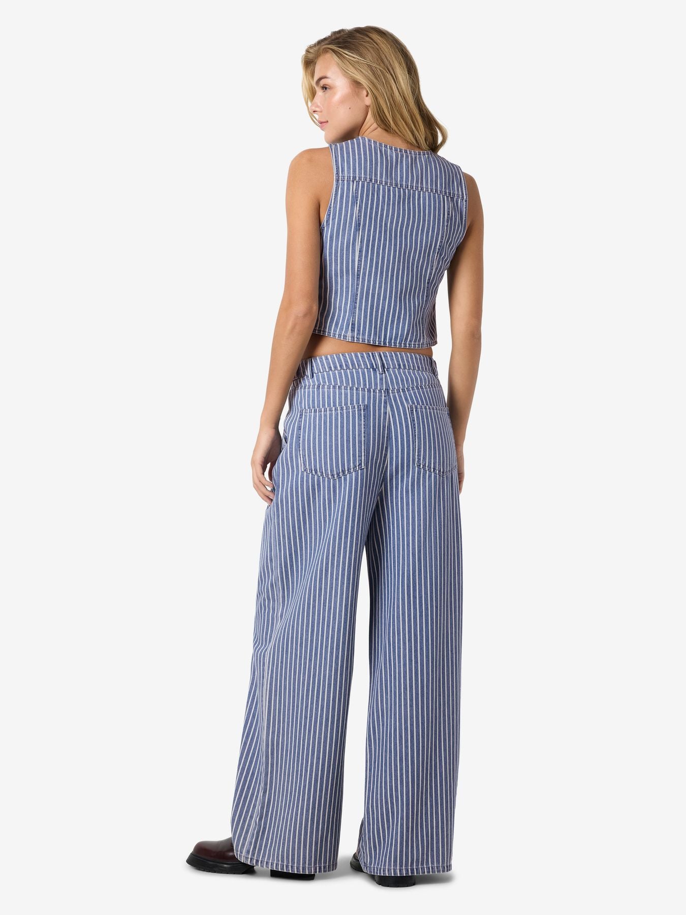 NMHERA S/L SLIM PINSTRIPED VEST BS008MB