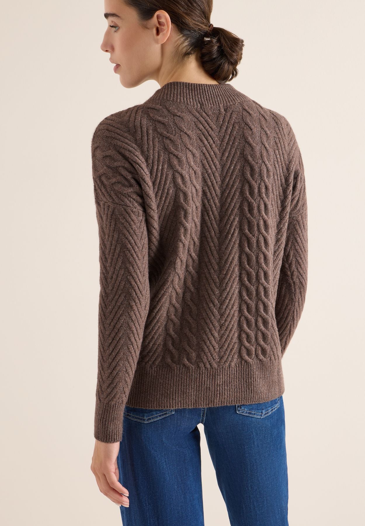 Pullover mit Zopfmuster
