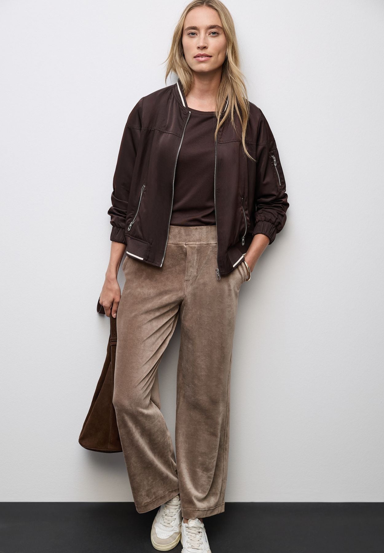 Straight Leg Cordhose