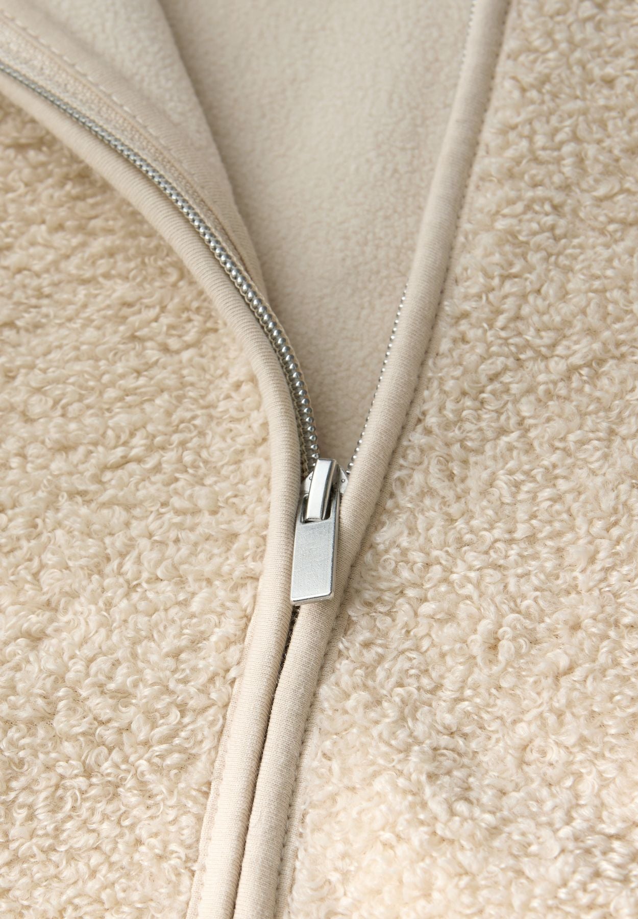 Teddy-Jacke mit Kapuze