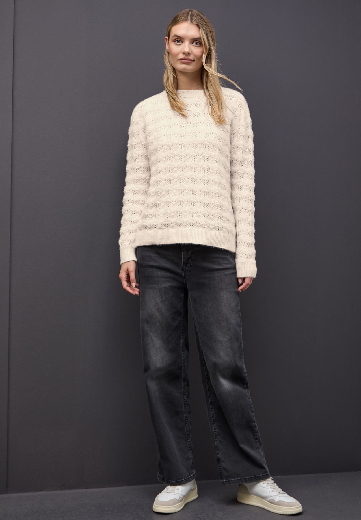 Flauschiger Strukturpullover