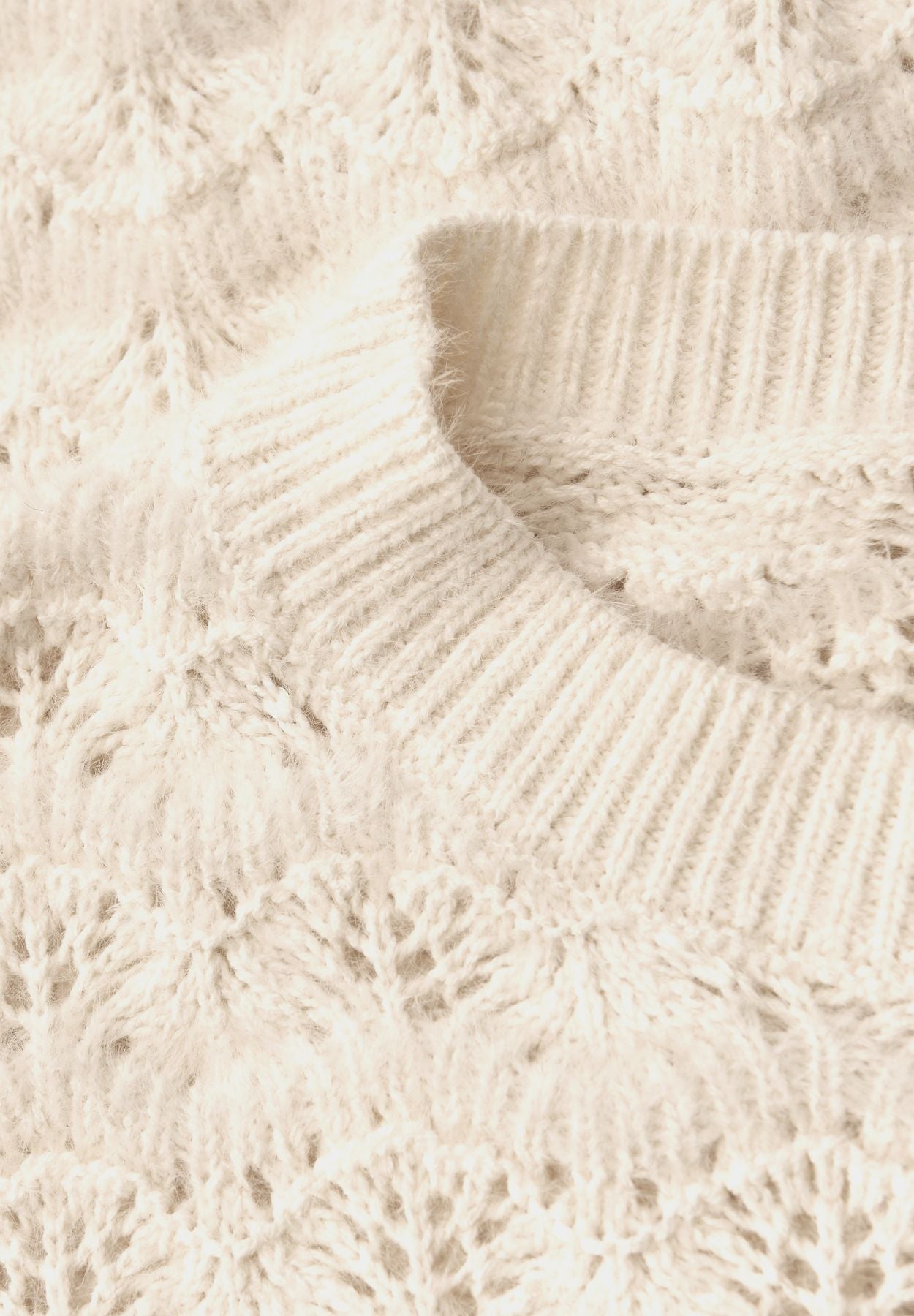 Flauschiger Strukturpullover