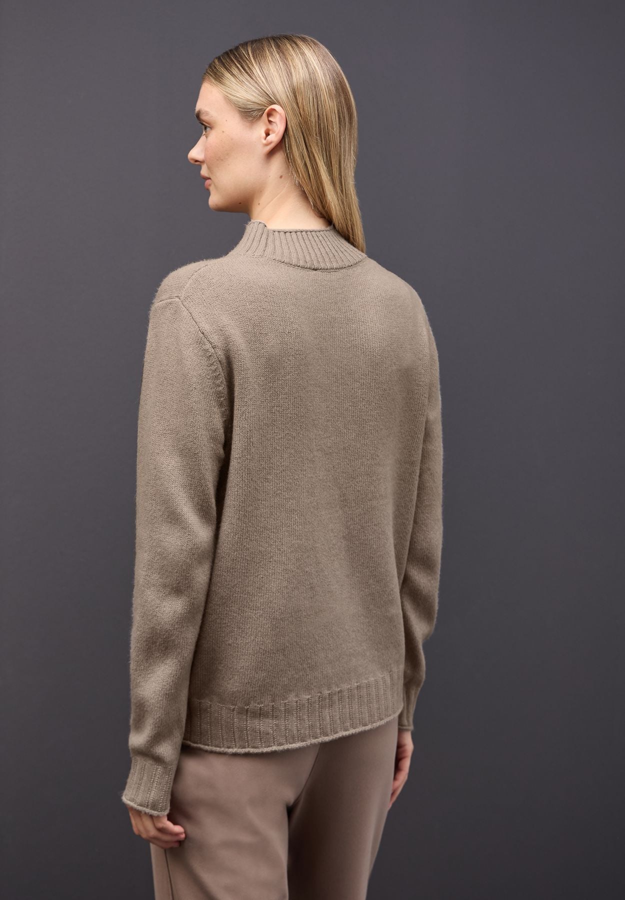 Basic Turtleneck Pullover