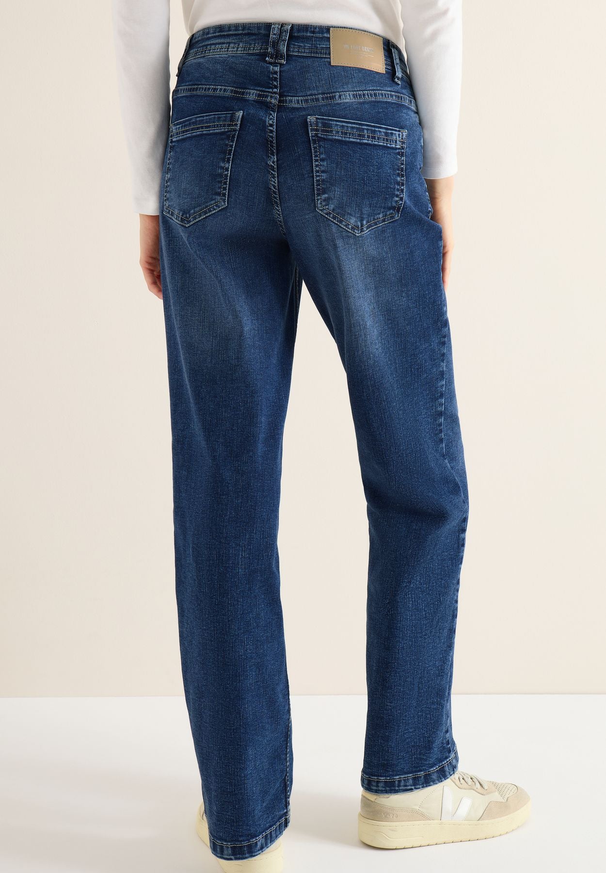 Wide Leg Jeans mit Nieten