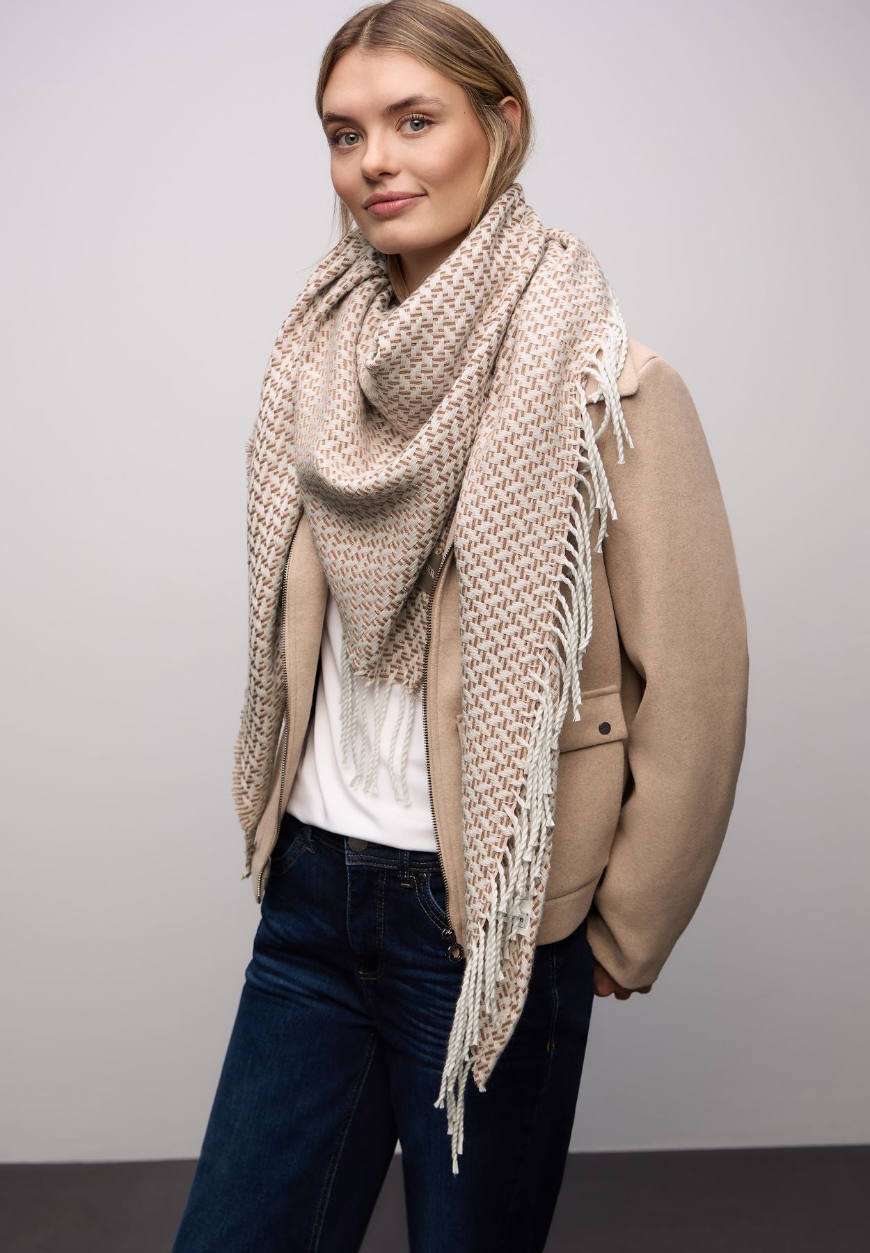 Gemustertes Dreieckstuch