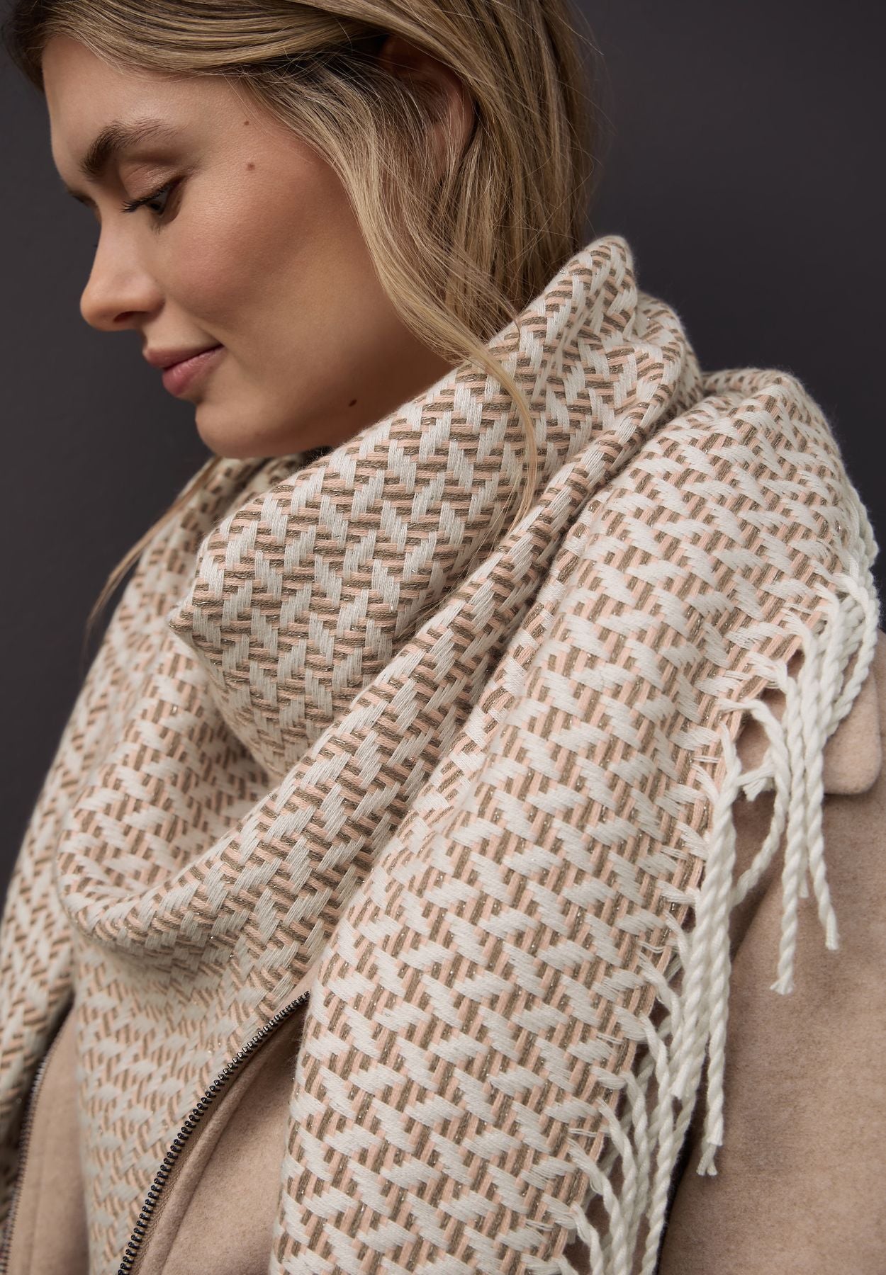 Gemustertes Dreieckstuch