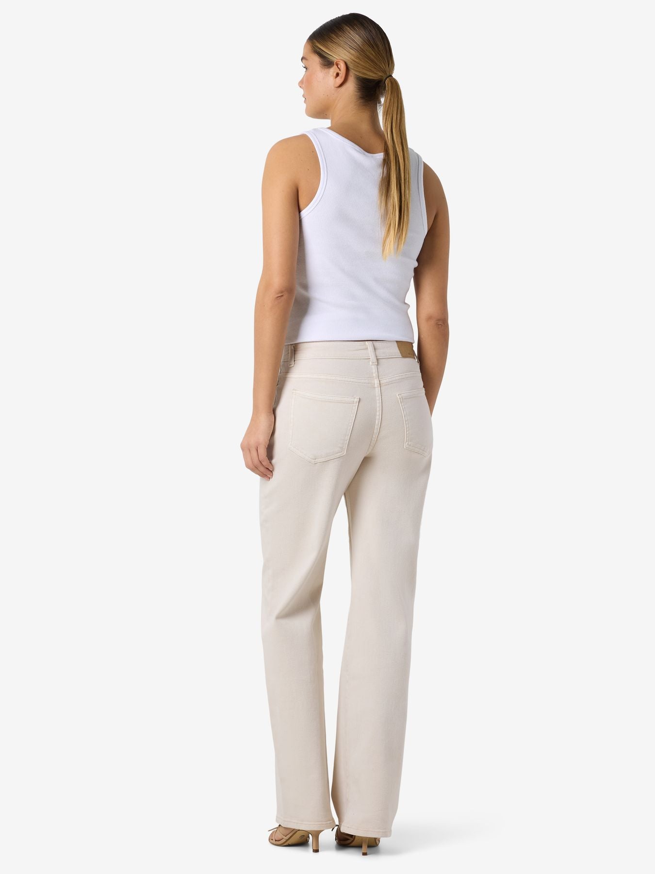 NMYOLANDA MW STRAIGHT JEANS COLORED NOOS
