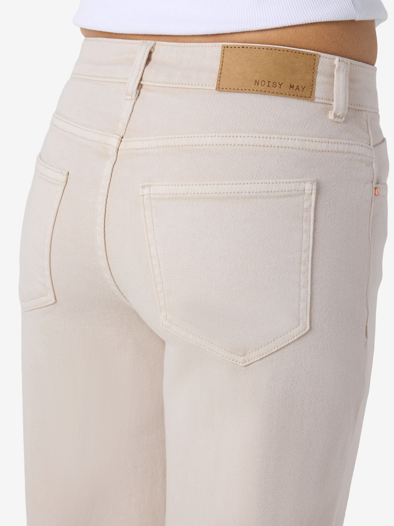 NMYOLANDA MW STRAIGHT JEANS COLORED NOOS