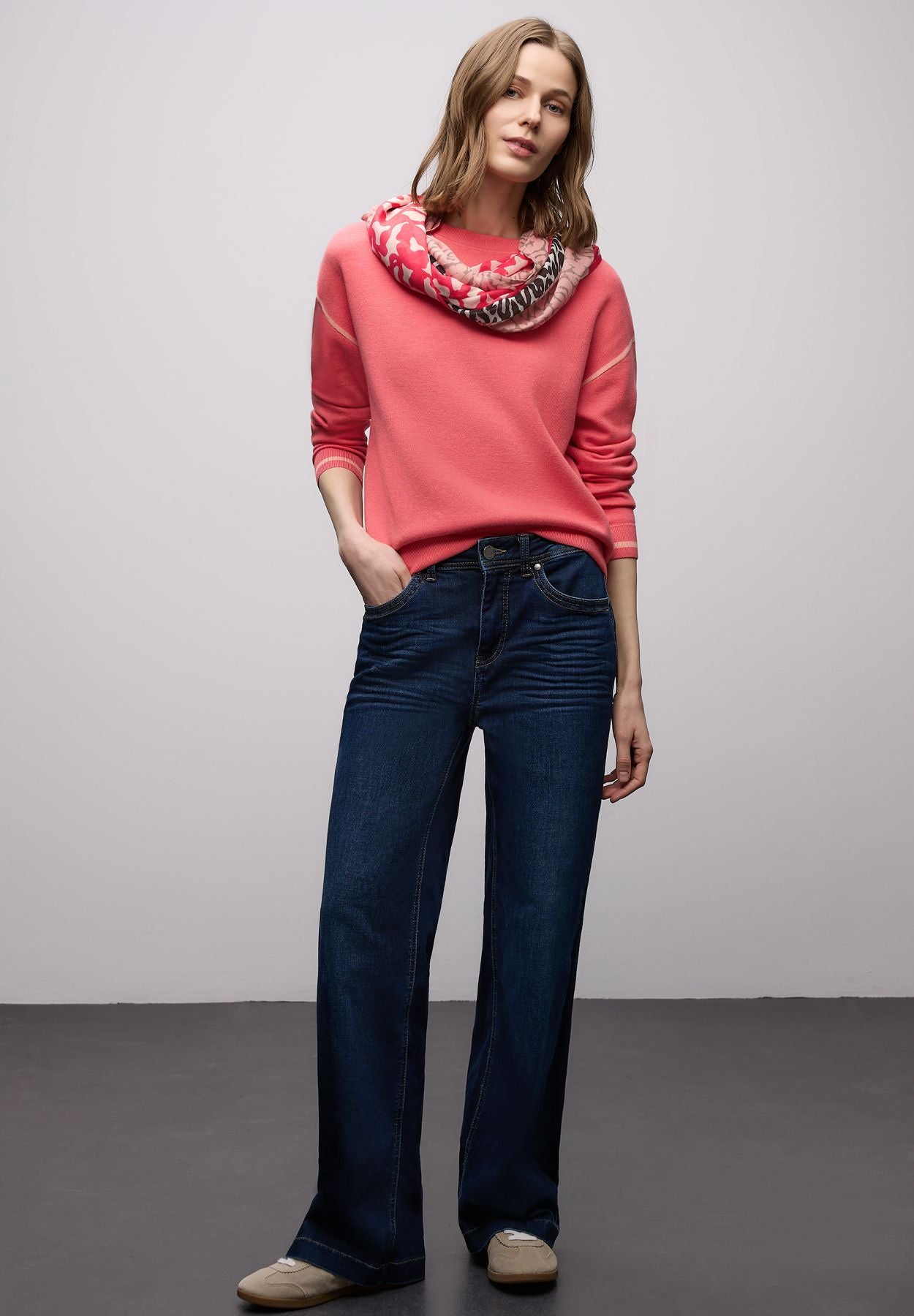 Gemusterter Loop-Schal