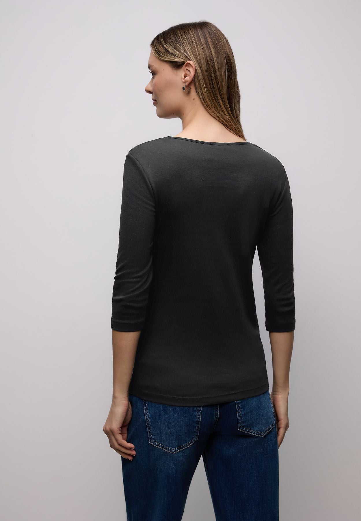 Shirt mit Herzausschnitt