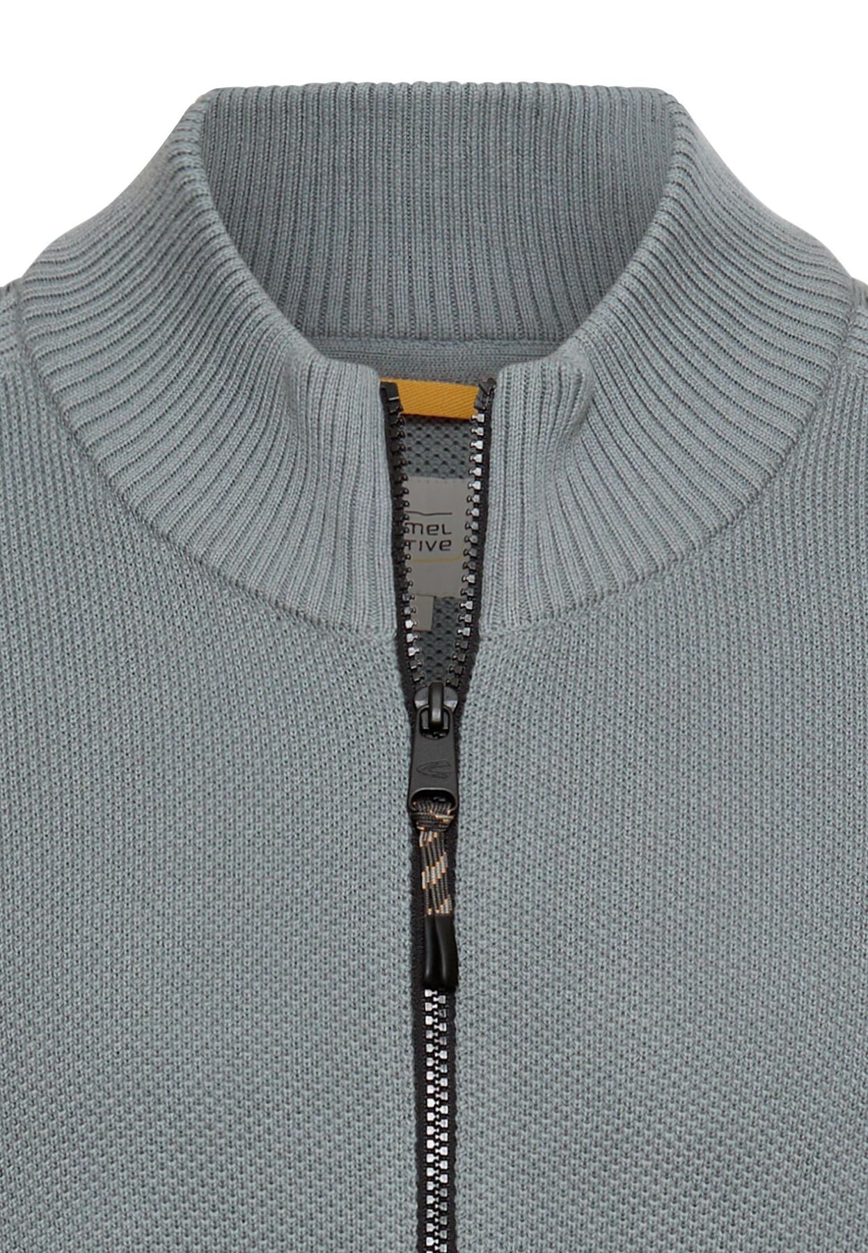 Strickjacke mit Stehkragen