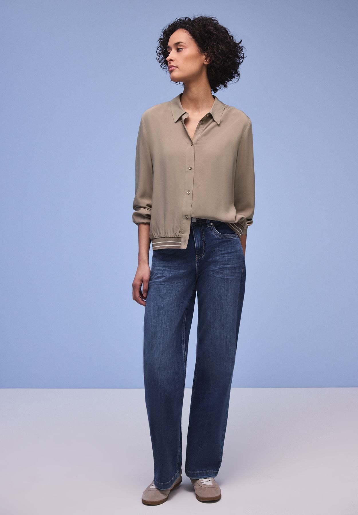 Hemdbluse mit Collegedetails