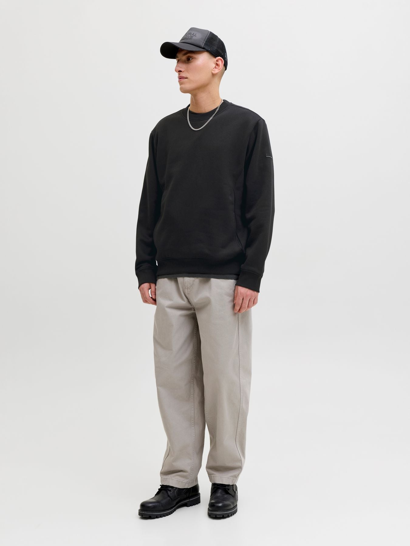 JCOFUSION SWEAT BADGE CREW NECK