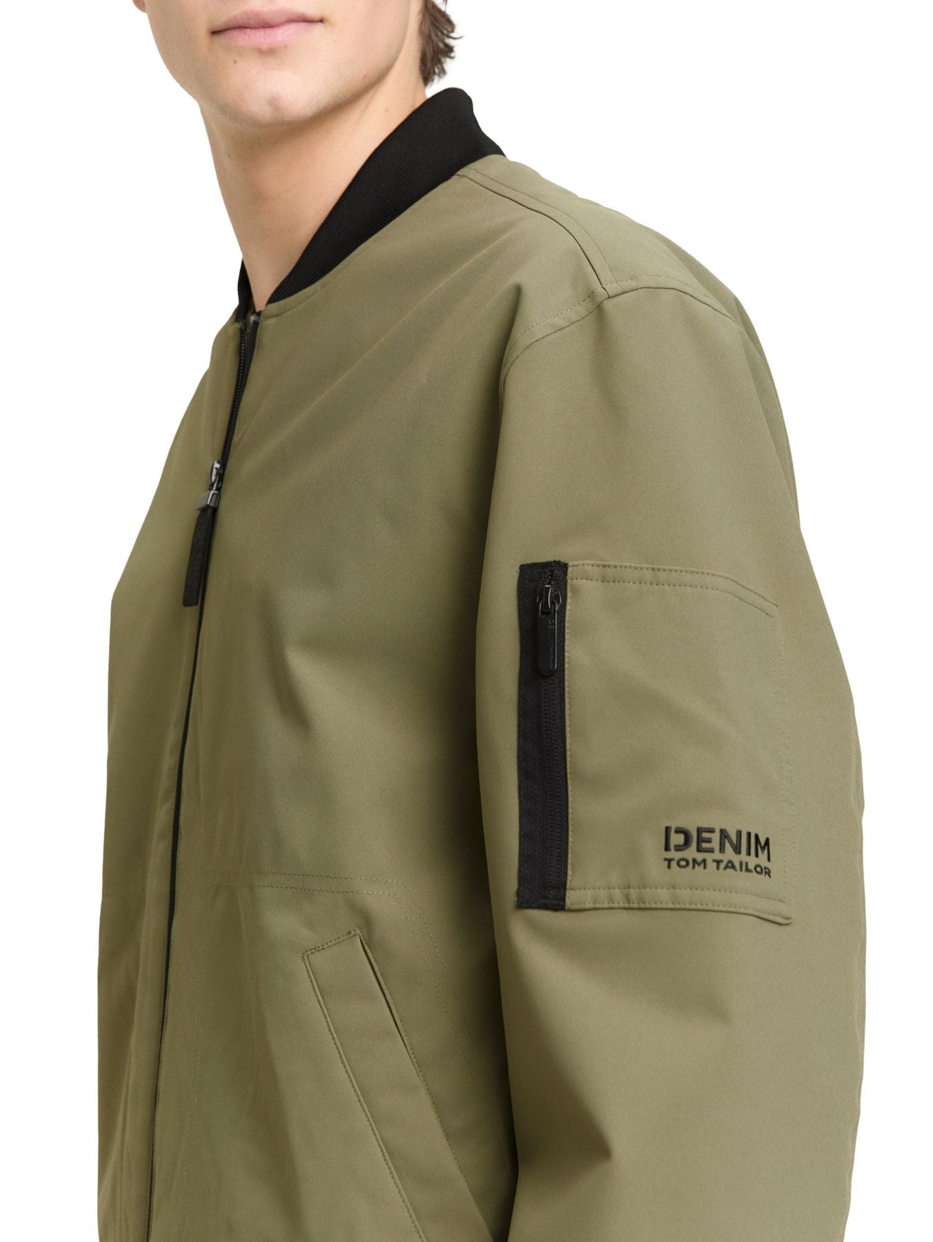 Bomberjacke aus wasserabweisendem Material